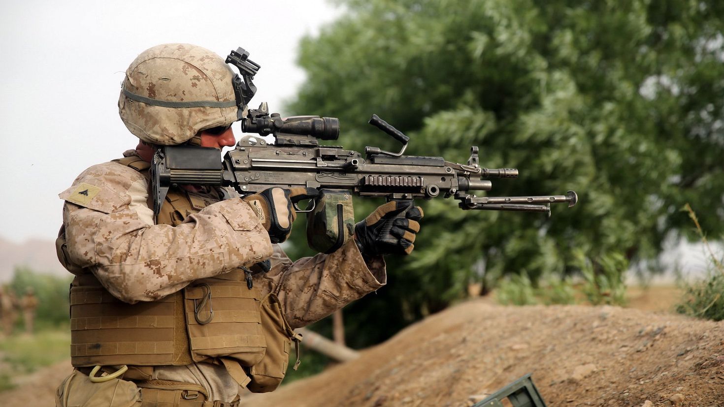 Soldier. М249 USMC. Солдат с m249. Штурмовая винтовка m249. USMC m249 2014.