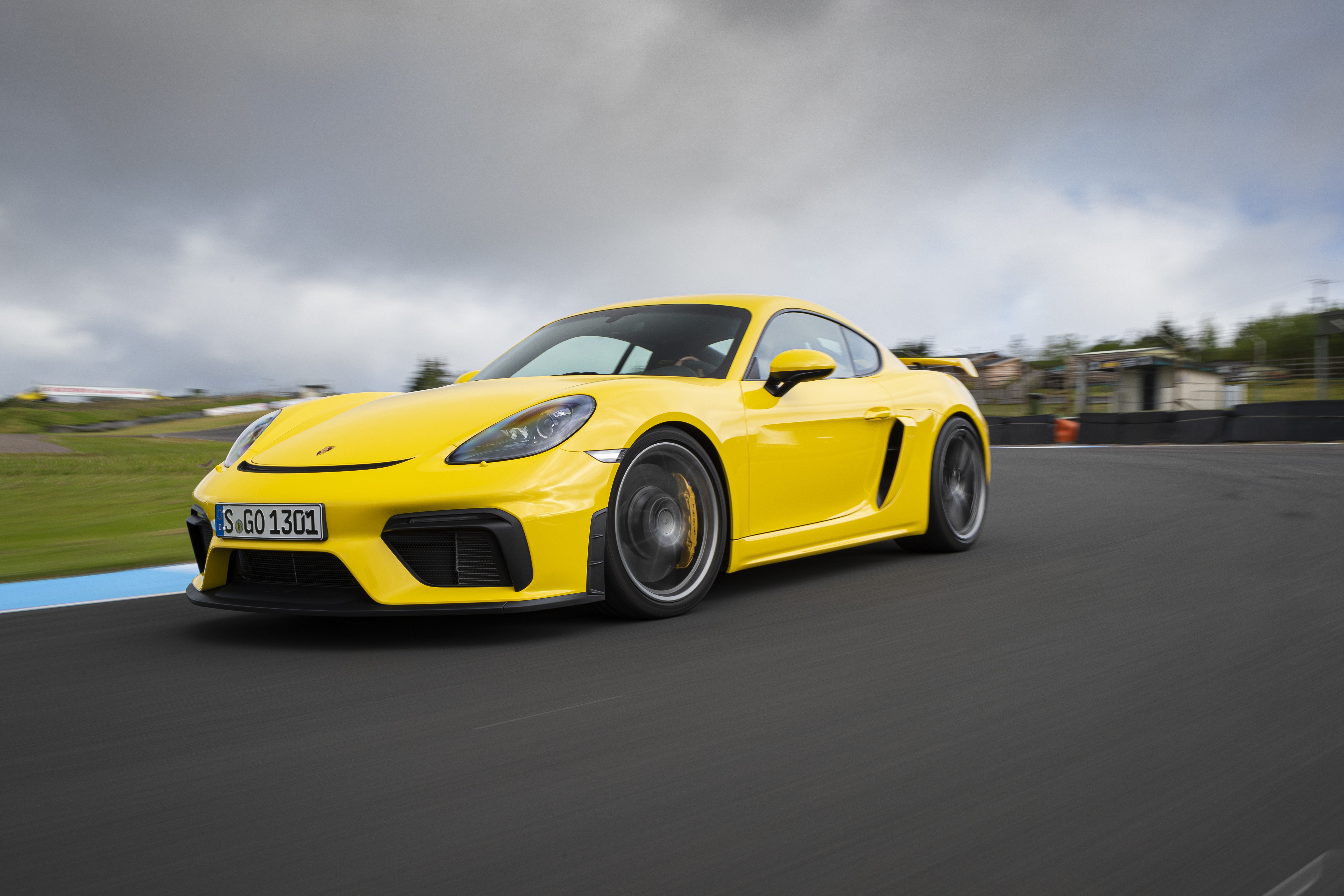 Porsche 718 Cayman gt4 2020