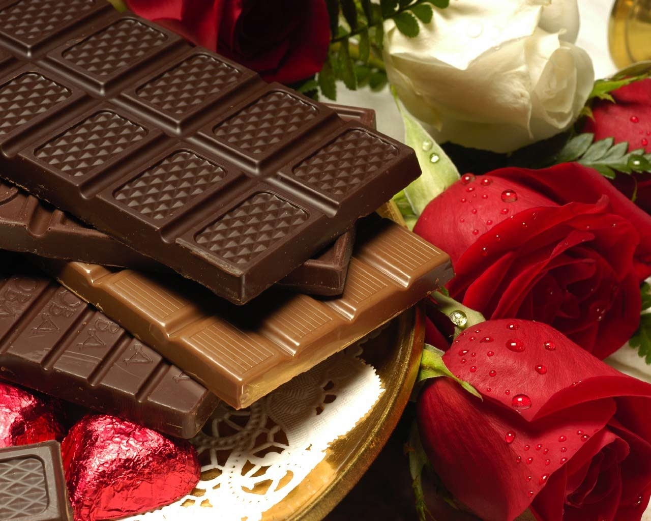 17019 скачать обои десерты, шоколад, розы, день святого валентина (valentine's day), цветы, праздники, еда - заставки и картинки бесплатно