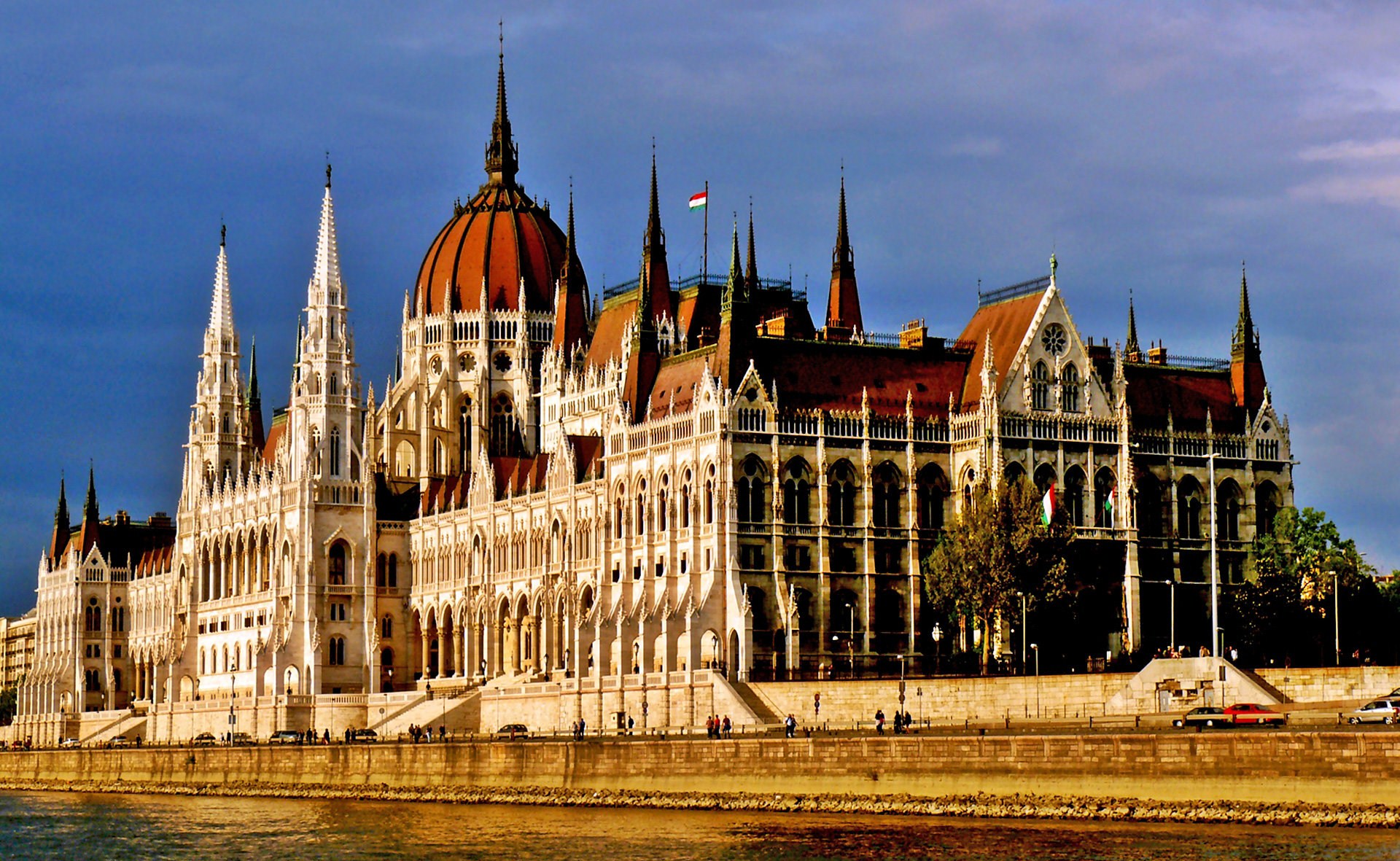 здание венгерского парламента будапешт