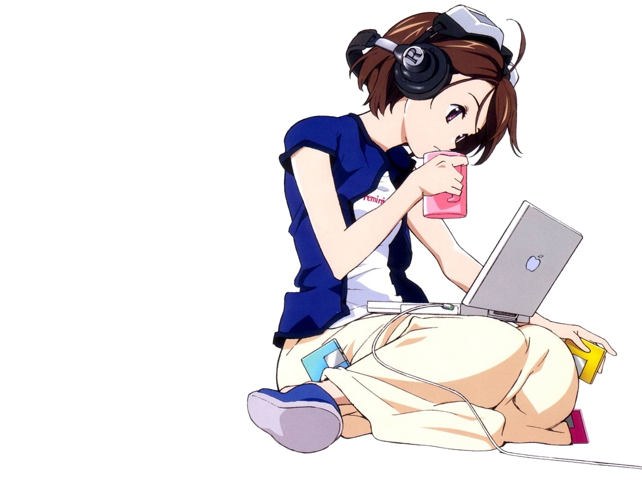 Аниме девушка с ноутбуком