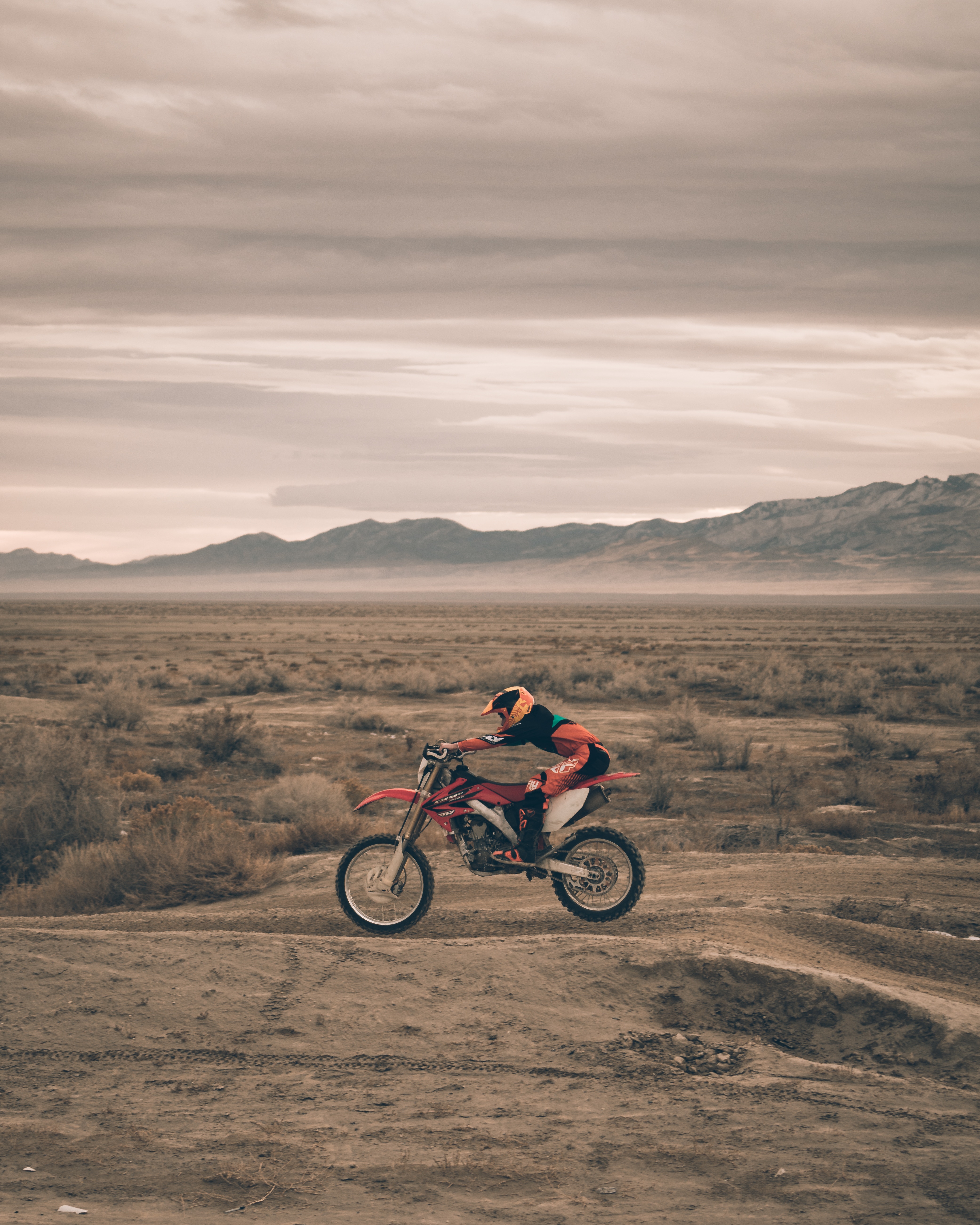 Free download wallpaper Motorcycling, Motorcycles, Sand, Motorcyclist on your PC desktop