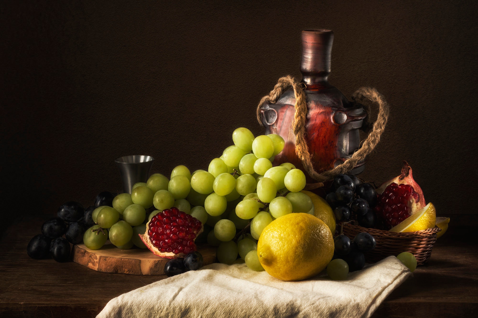 Виноградно лимонного вина. Бен Николсон натюрморт виноград. Натюрморт с фруктами. Натюрморт с виноградом. Натюрморт с гранатами и виноградом.