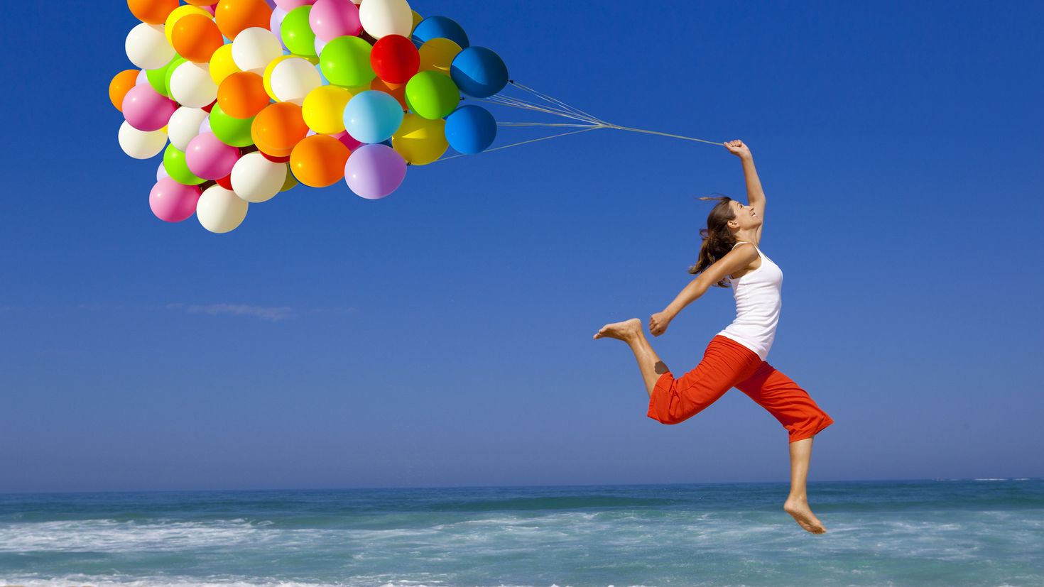 Танец с воздушными шарами. Позитивные фото. Марафон красоты и здоровья. Очень позитивные картинки. Человек с воздушным шариком.