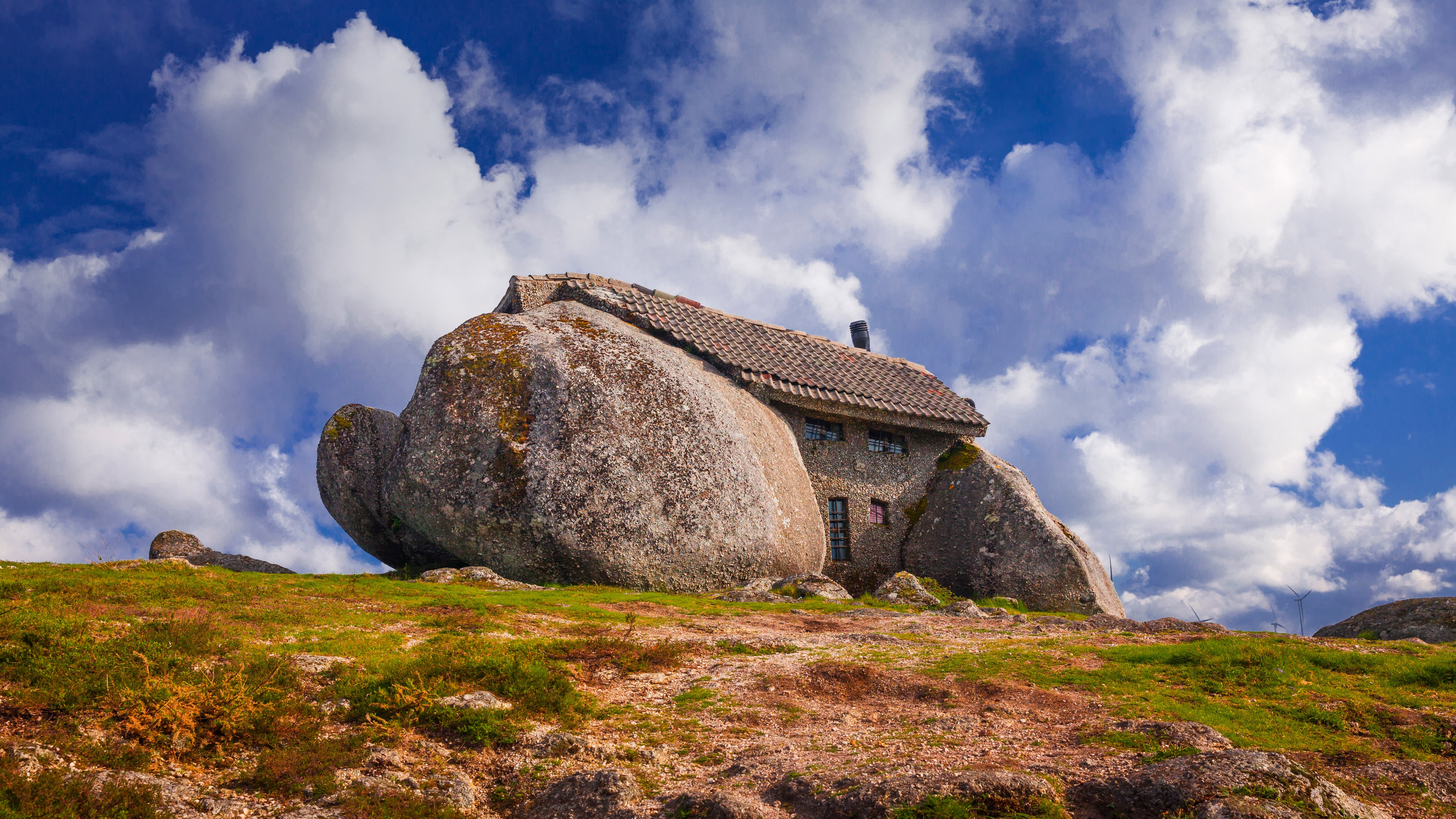 Каменный дом в степи