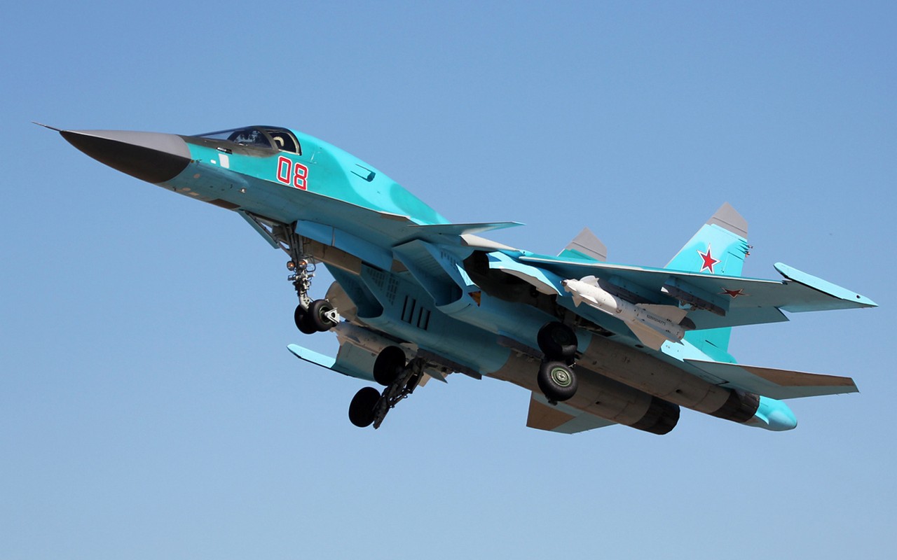 К какой авиации относится самолет су 34. Су-34 двухдвигательный реактивный самолёт. Су34 самолет ВВС России. Фронтовой бомбардировщик Су-34. Су 34 с ракетами.