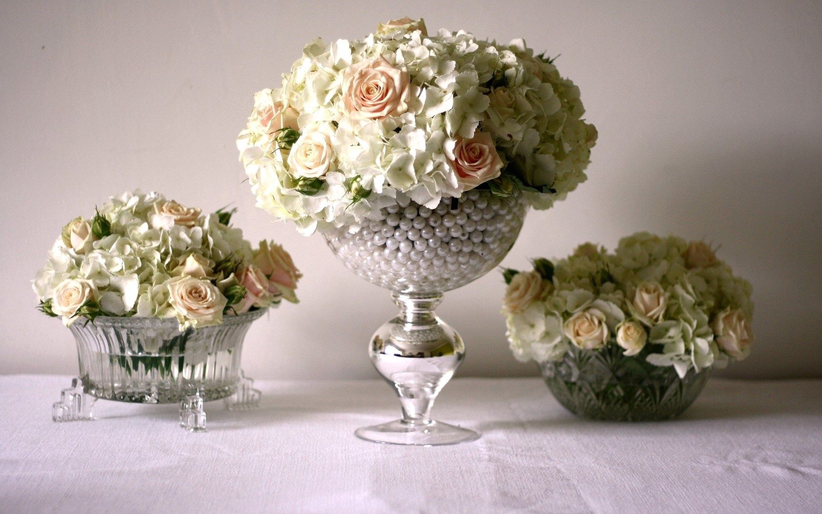 124326 завантажити шпалери букети, квіти, рози, краса, краси, ніжність, вази - заставки і картинки безкоштовно