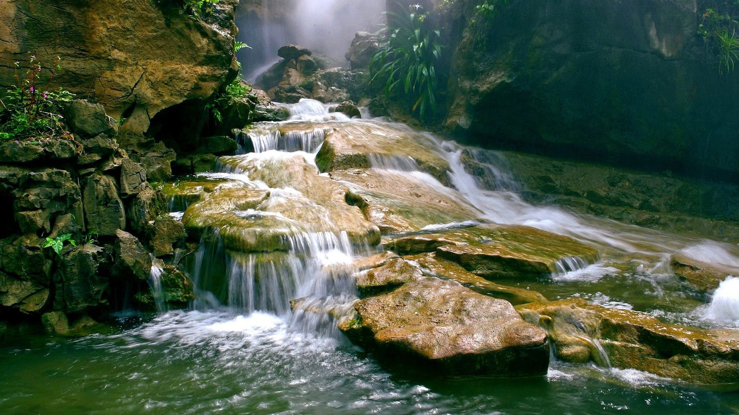 Красиве видео. Горный водопад. Красивые водопады. Маленький водопад. Вода в природе.