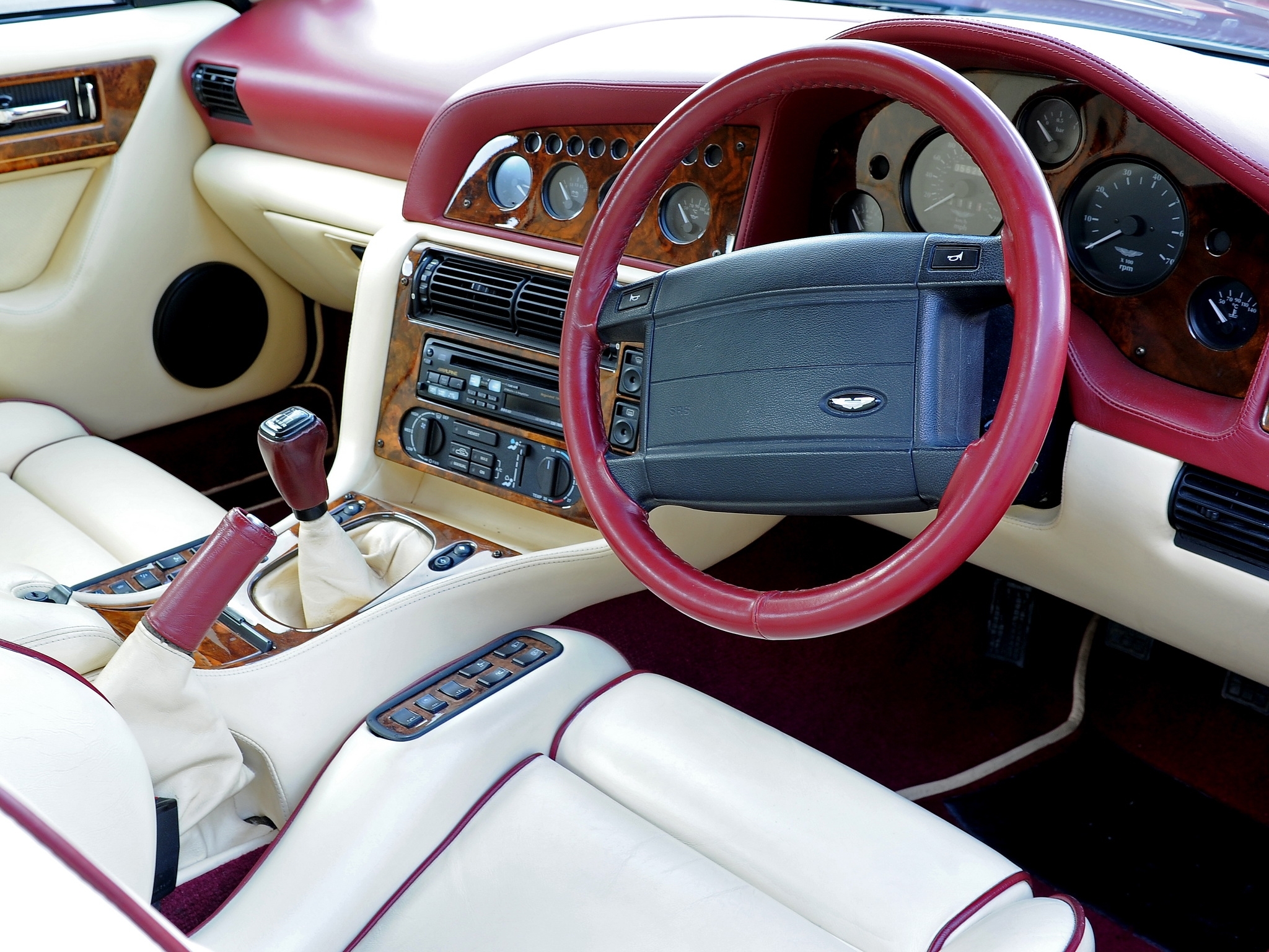PC Wallpapers interior, aston martin, cars, steering wheel, rudder, salon, speedometer, v8, vantage, 1993