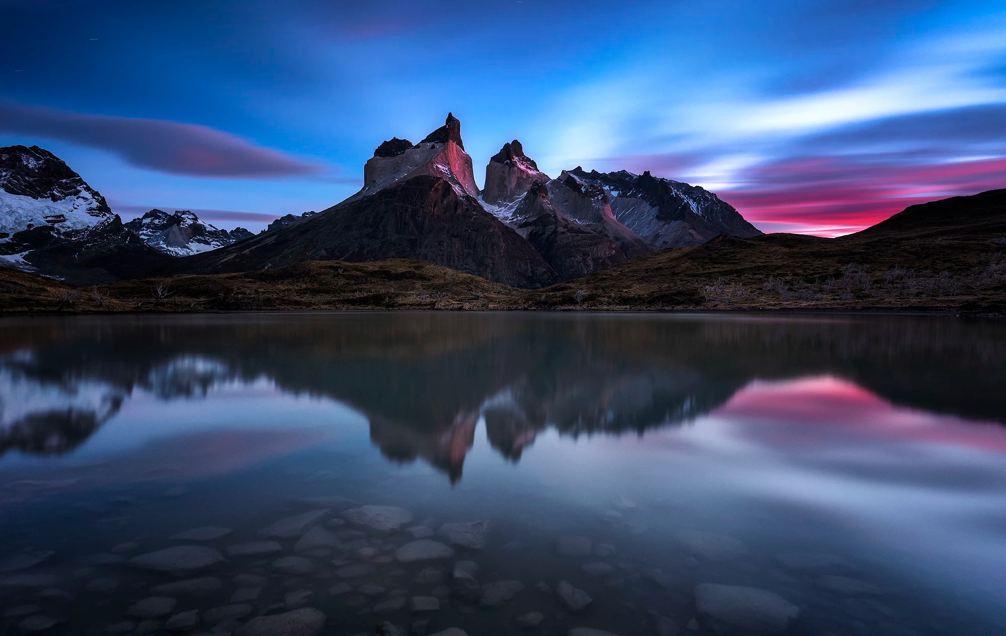515257 Hintergrundbild herunterladen erde/natur, nationalpark torres del paine, chile, see, patagonien, spiegelung, berge - Bildschirmschoner und Bilder kostenlos