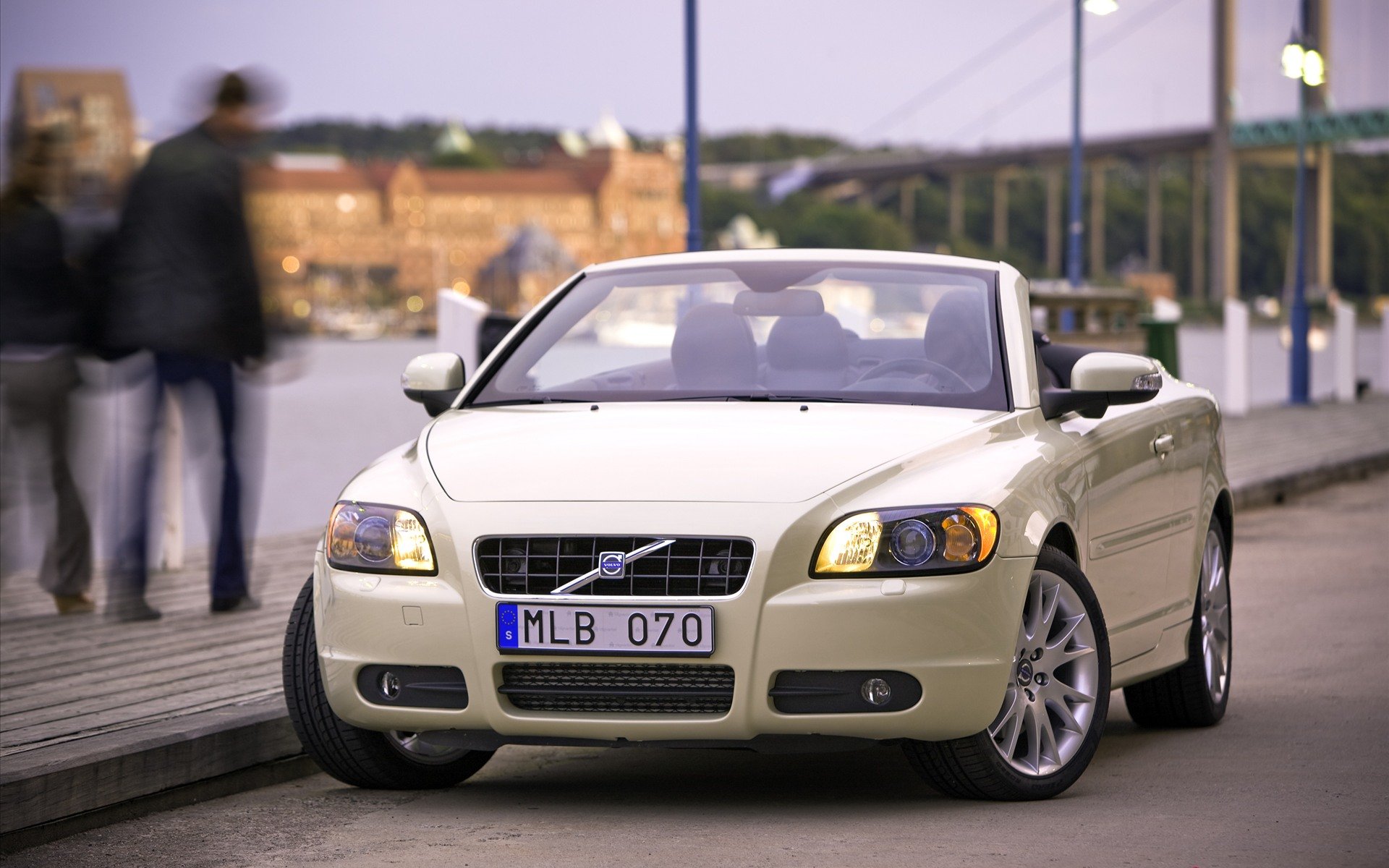 Volvo c70 2010