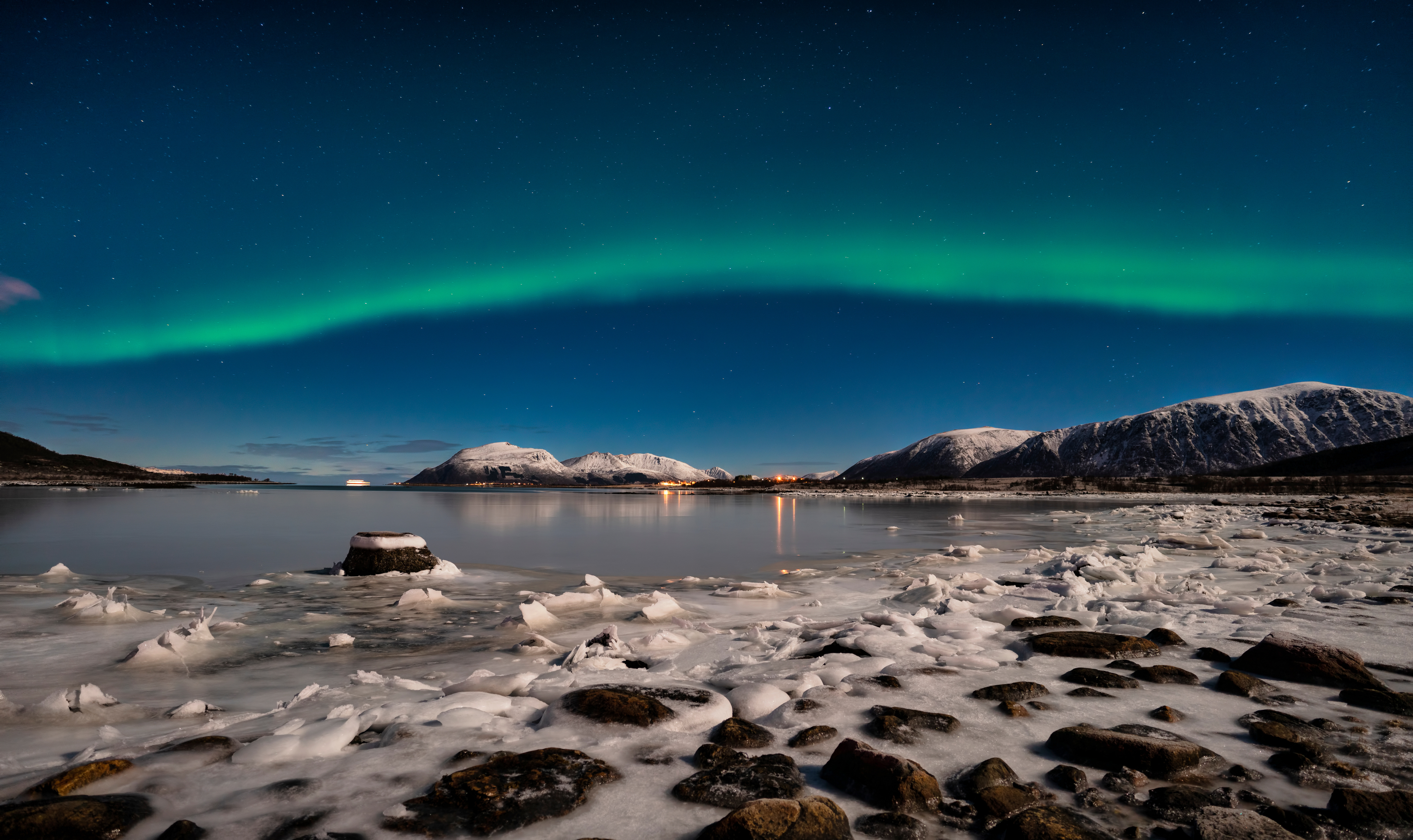 Download mobile wallpaper Night, Aurora Borealis, Norway, Photography, Lofoten for free.