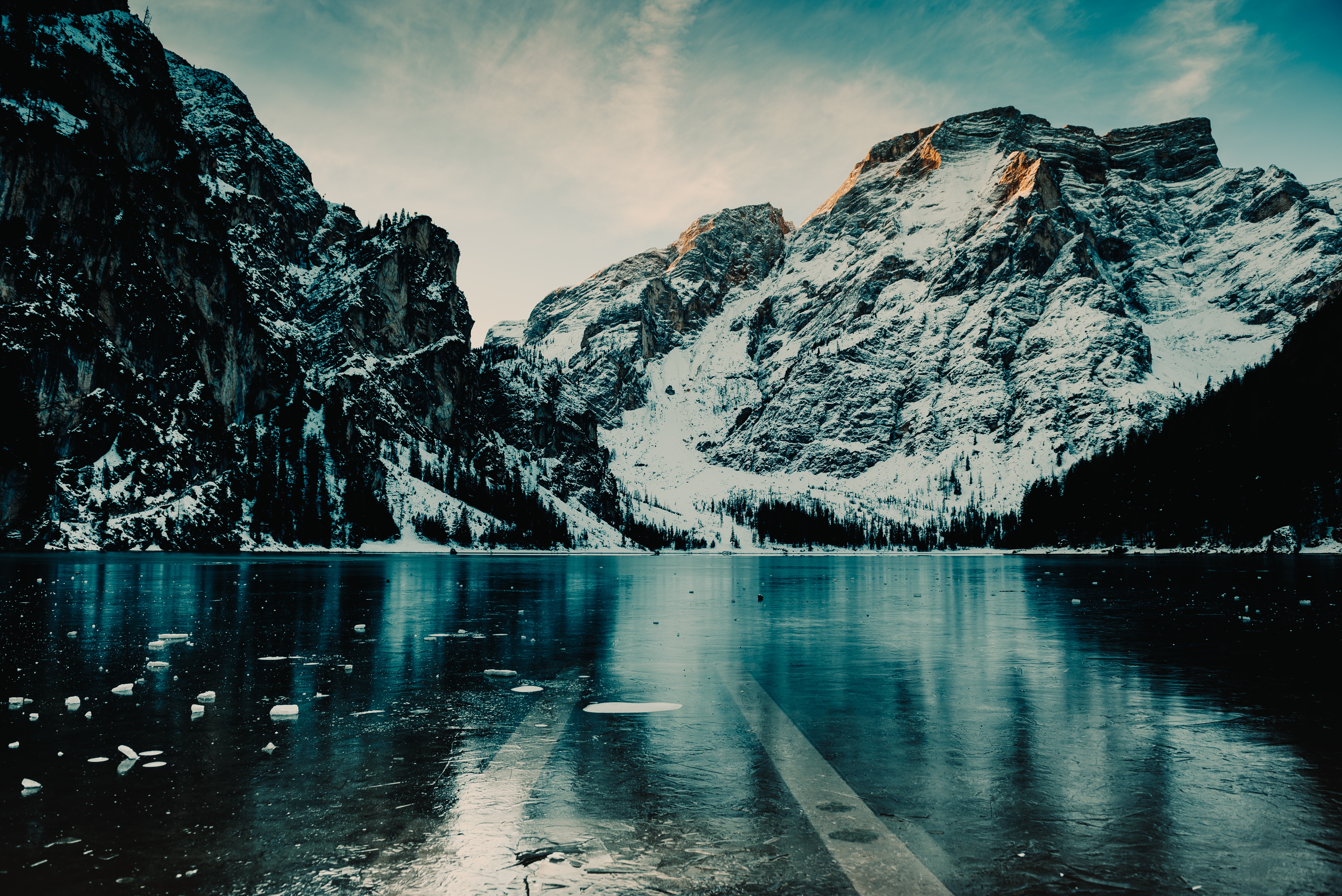 Скачать картинку Снег, Горы, Лед, Озеро, Природа, Италия в телефон бесплатно.