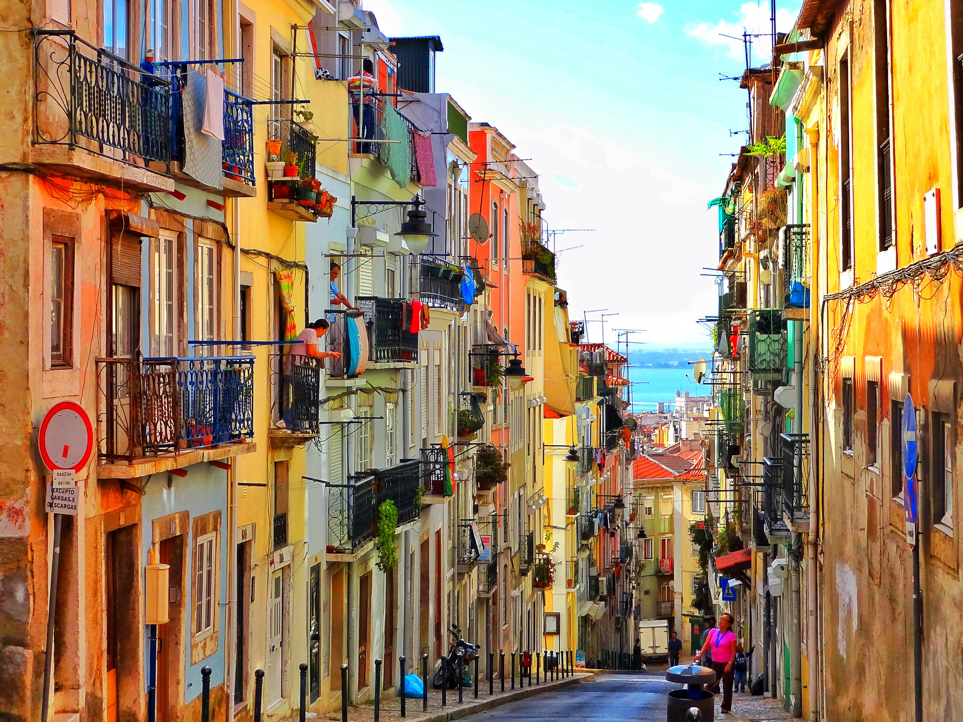 799601 скачать картинку дом, португалия, лиссабон, сделано человеком, улица, красочный, цвета - обои и заставки бесплатно