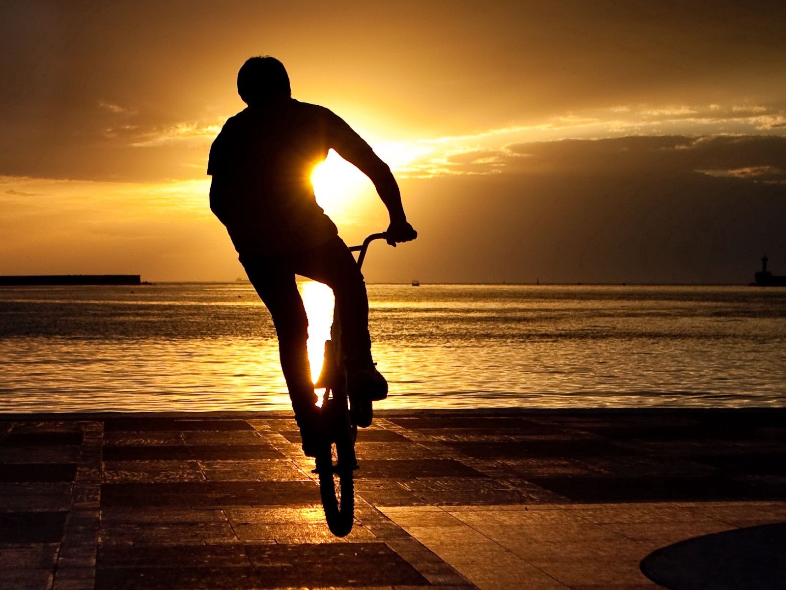 sports, sun, bounce, jump, extreme, cyclist, trick, embankment, quay Full HD