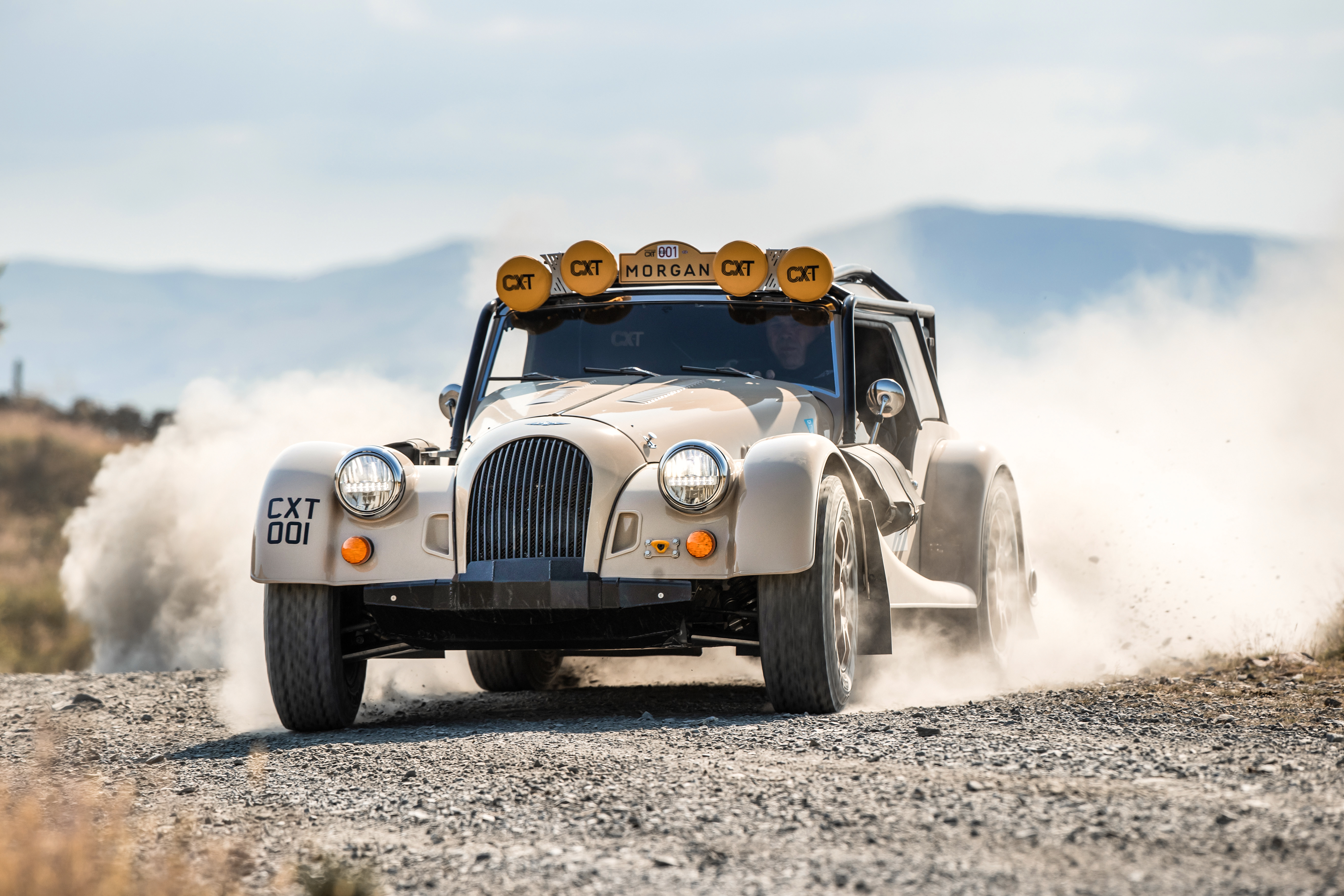 Morgan Plus 8. Plus-fours whinging.