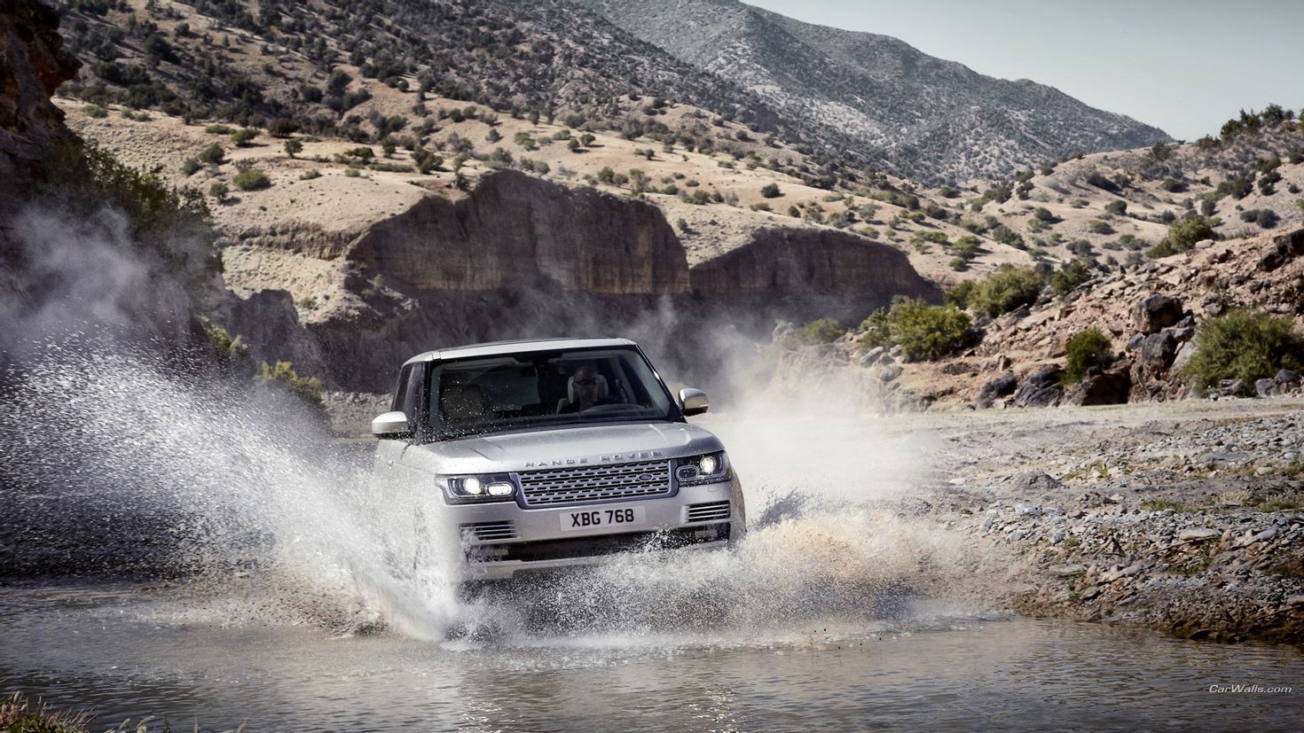 Использование range. Land Rover range Rover в горах. Рендж Ровер в воде. Джиппинг Рендж Ровер. Машина Ягуар ленд Ровер.