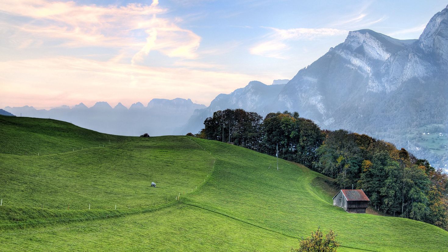 Пространство природа. Холмы Швейцарии. Зеленые холмы Доломитовые Альпы. Green Hills зеленые холмы. Румыния Альпийские Луга.