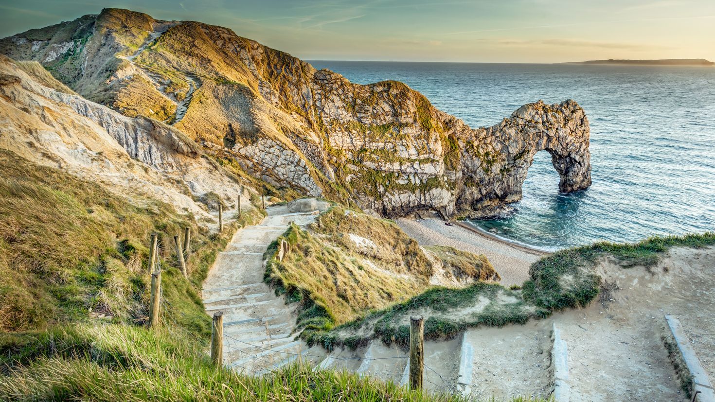 Де оре. Дердл-дор, Дорсет, Англия. Скала Дердл-дор (Durdle Door) Англия. Durdle Door в Англии. Арка Дердл дор Англия.