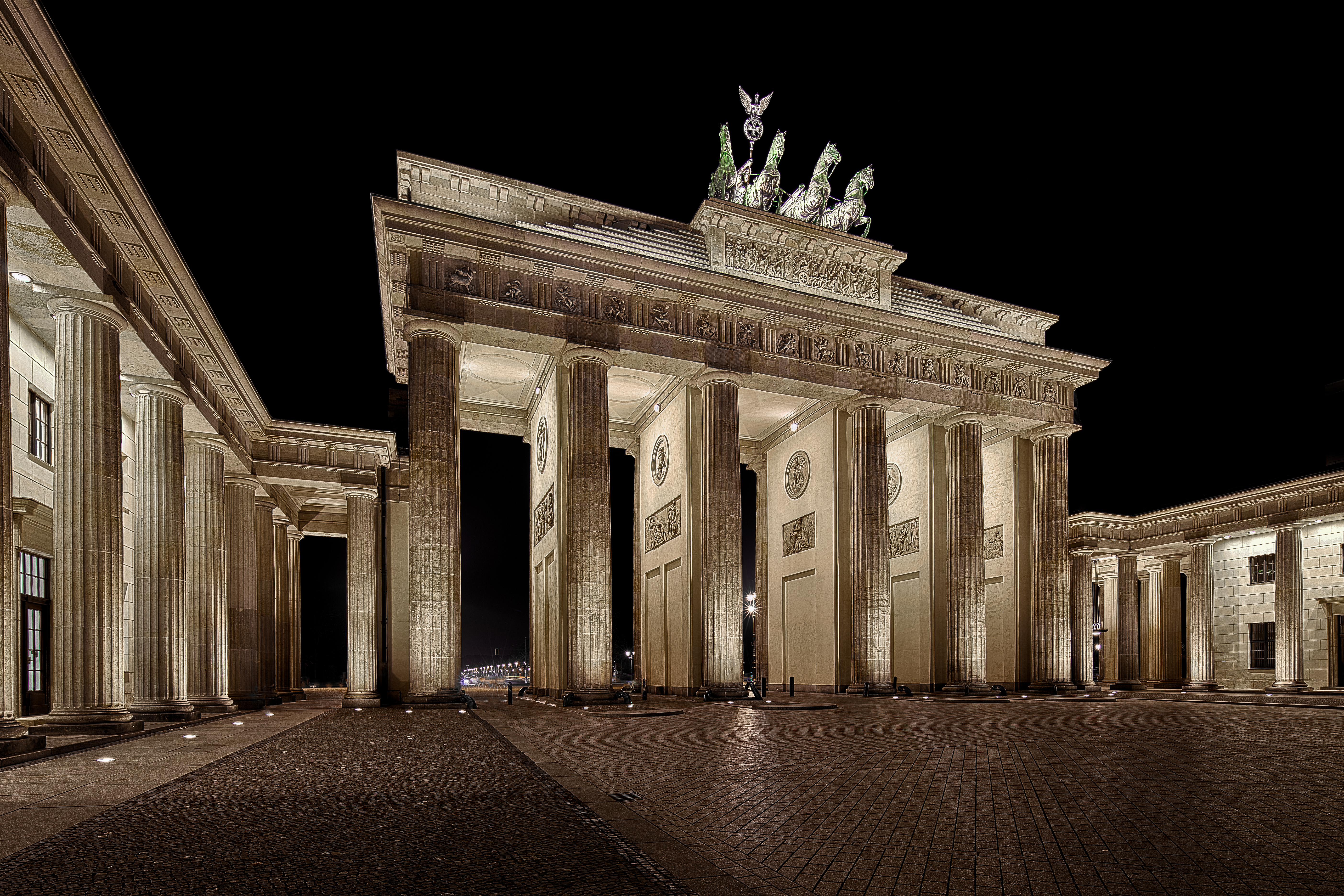 1524853壁紙のダウンロードマンメイド, ブランデンブルク門, ベルリン, ドイツ, 記念碑, 夜, モニュメント-スクリーンセーバーと写真を無料で