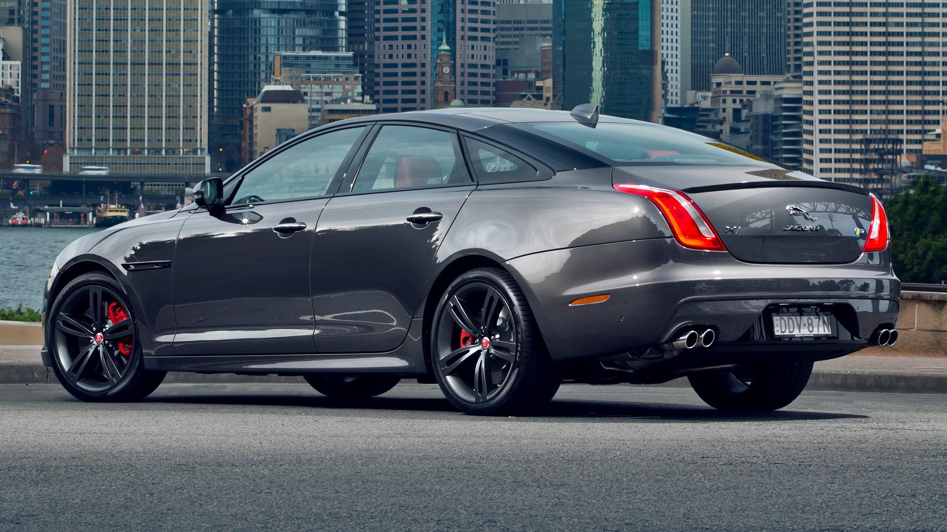 Ягуар XJR 2015