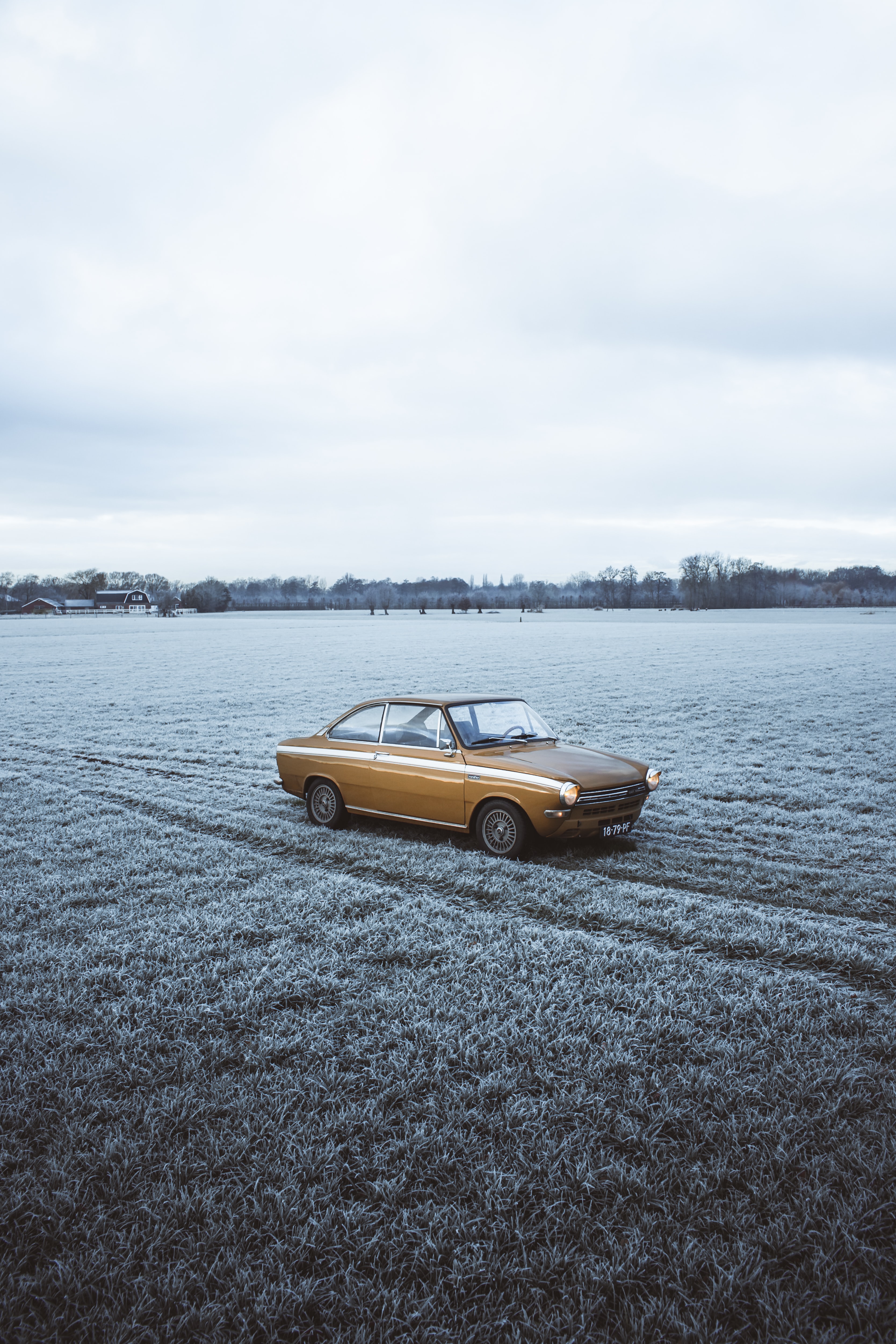 Download mobile wallpaper Field, Car, Cars, Old, Retro for free.
