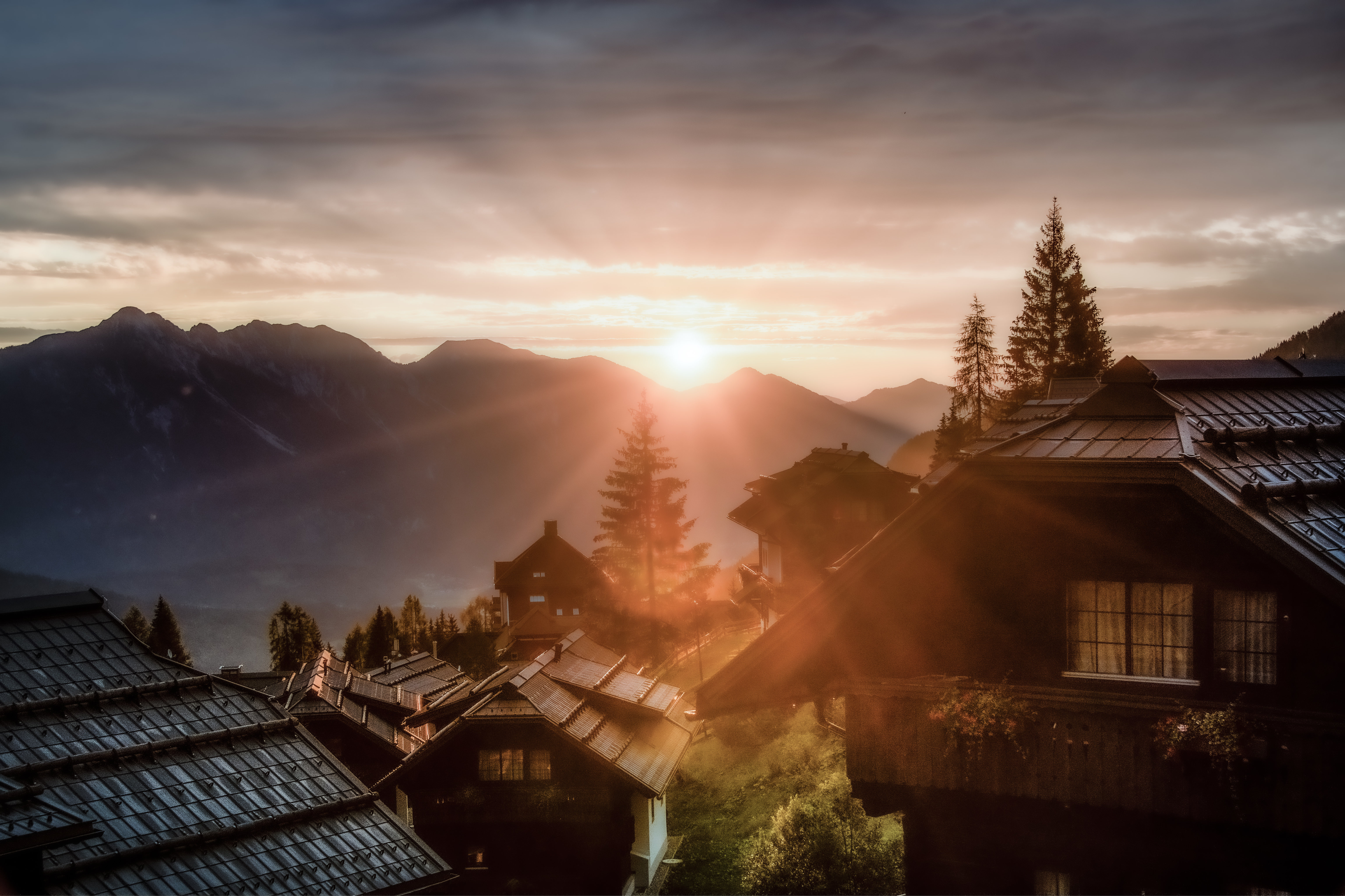 PC Wallpapers beams, cities, dawn, building, rays, village