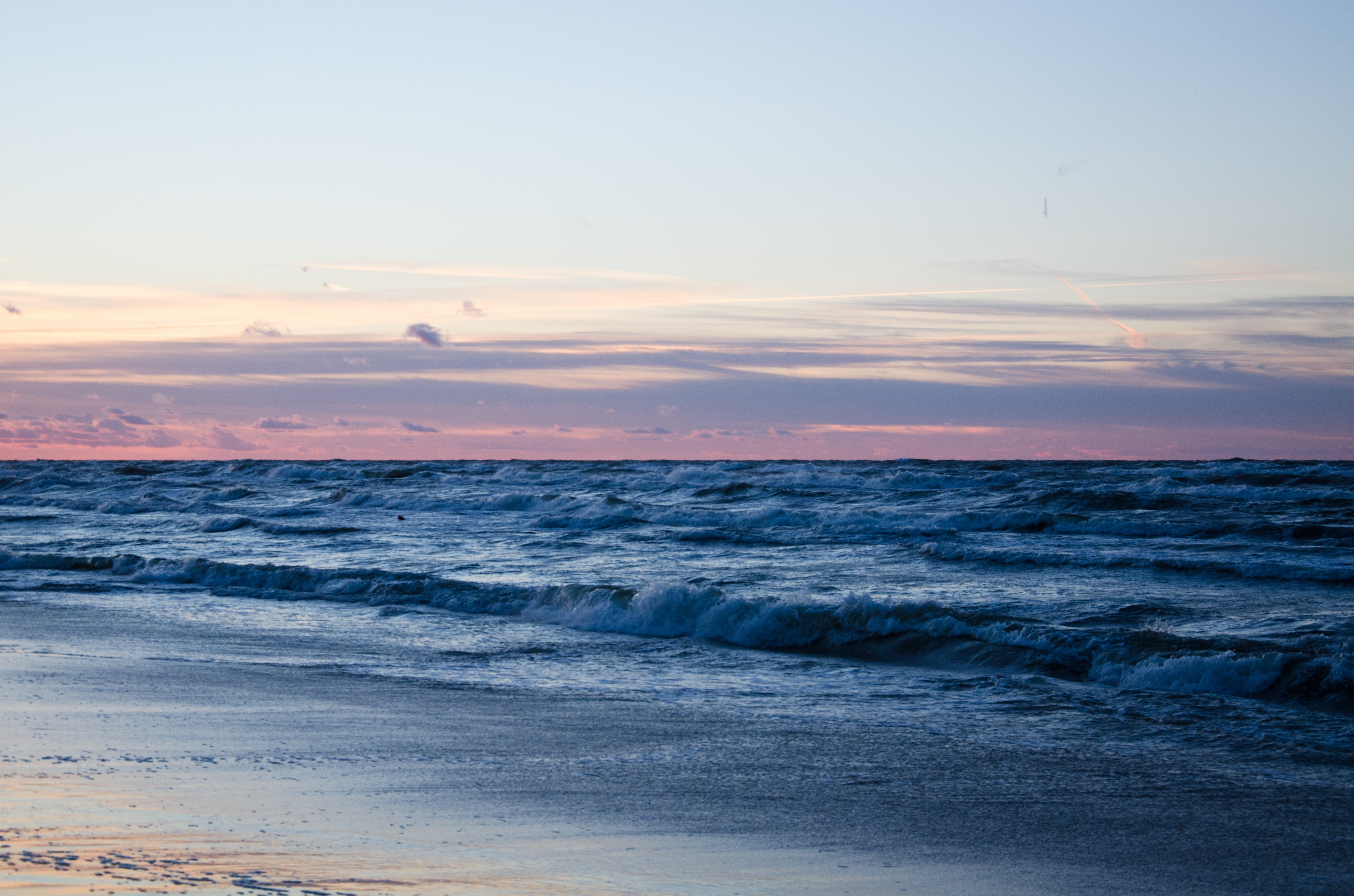 Скачать картинку Песок, Горизонт, Природа, Океан, Пляж в телефон бесплатно.