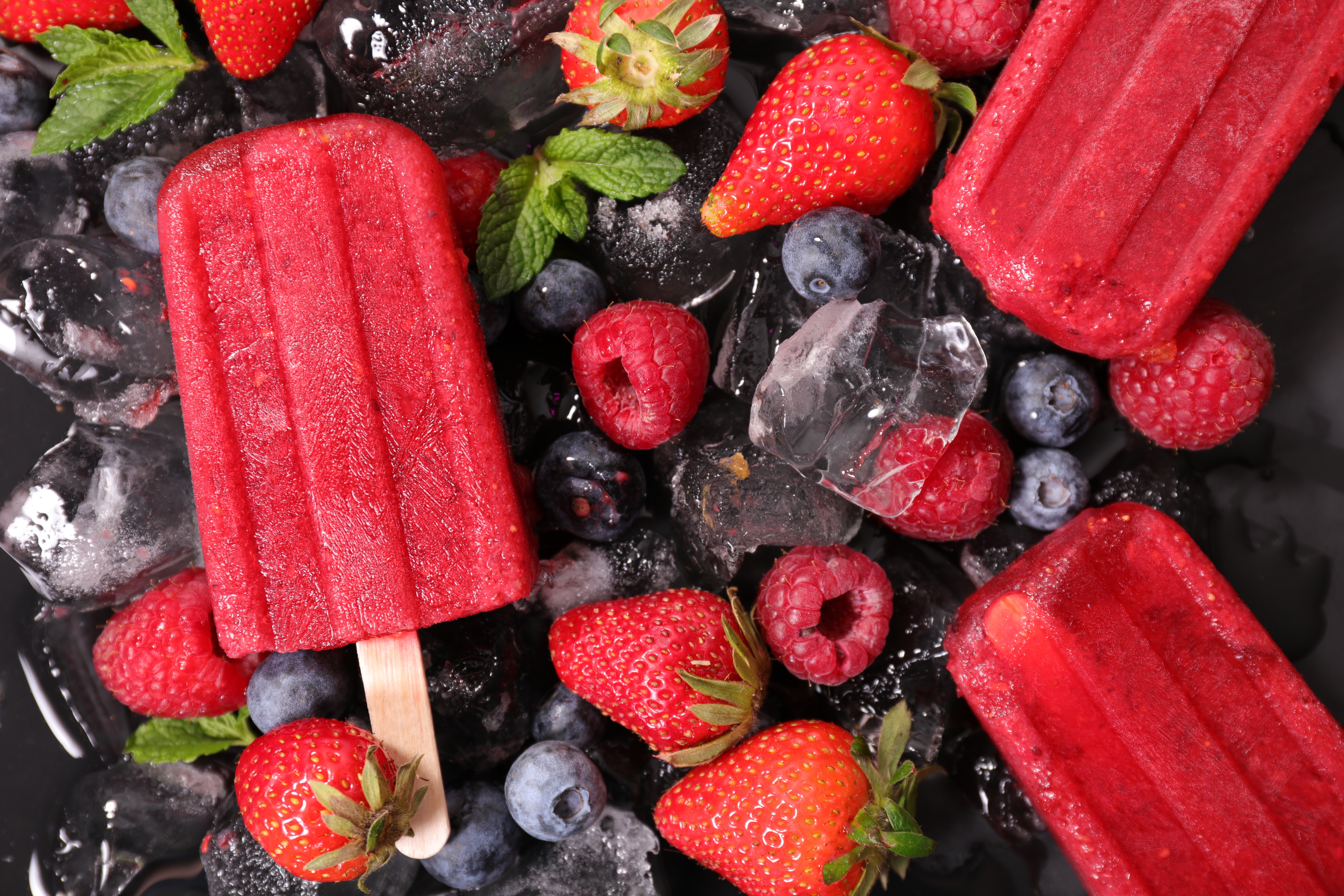 ice cream, food, berry, blackberry, blueberry, fruit, ice cube, raspberry, strawberry HD wallpaper