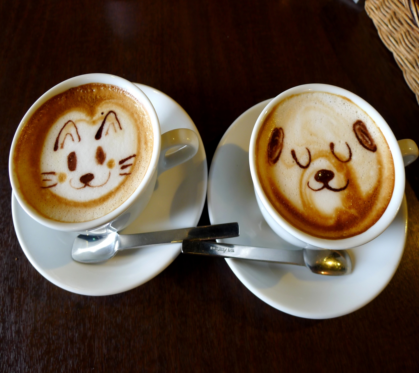 Две чашечки кофе и доброе утро