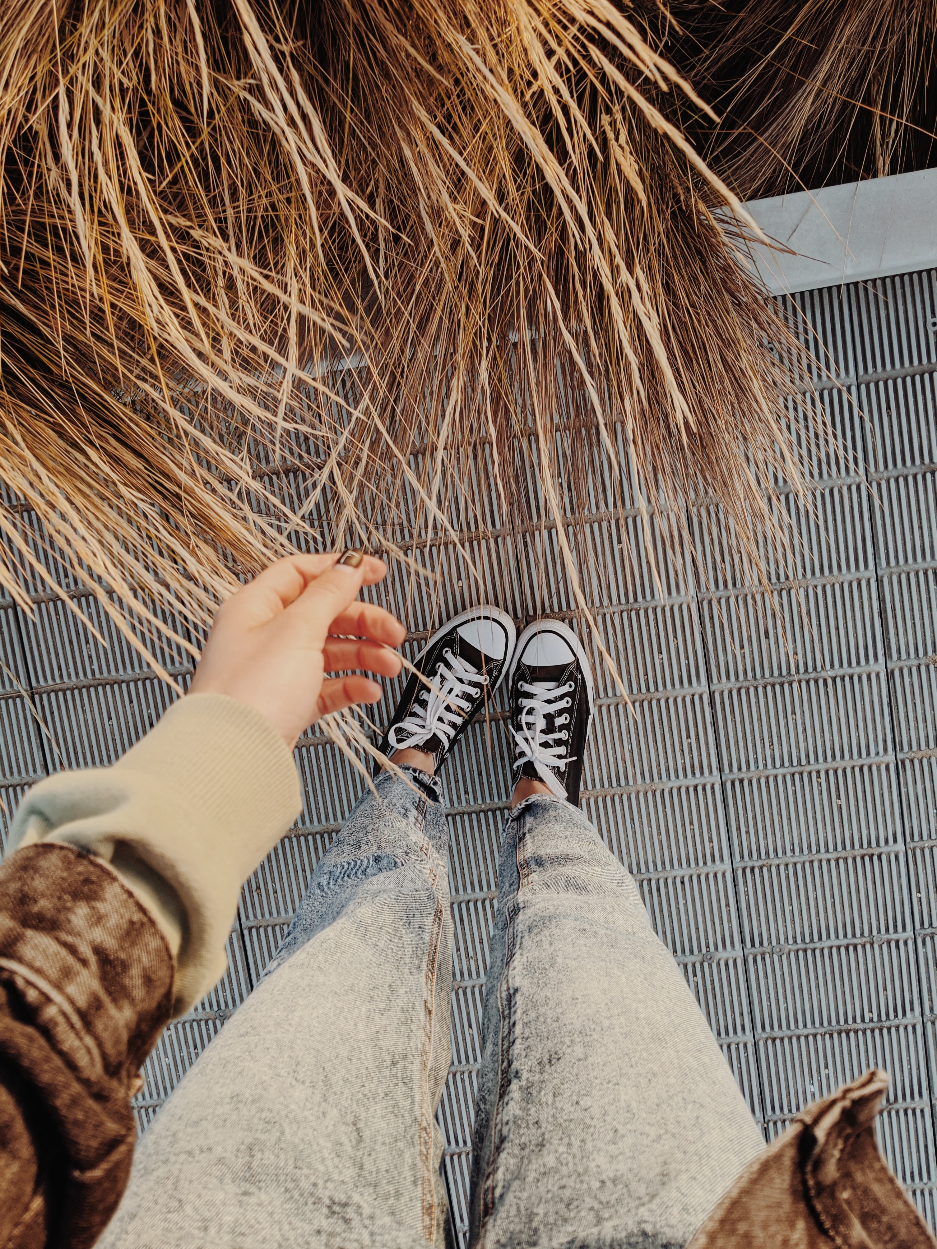 hand, miscellanea, miscellaneous, sneakers, shoes, straw