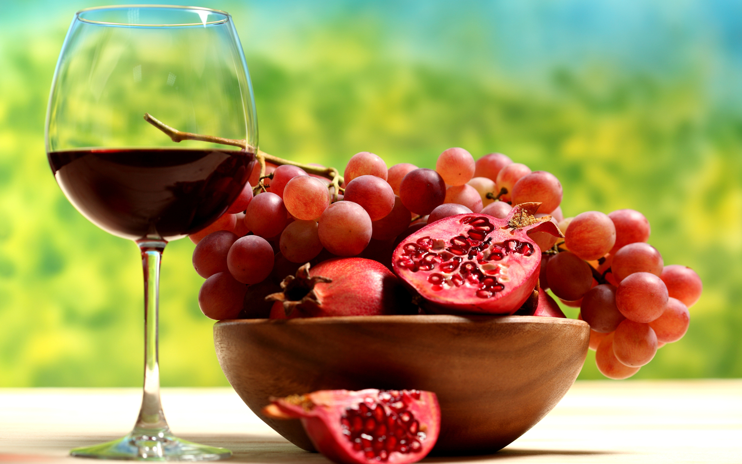 Вино и ягоды