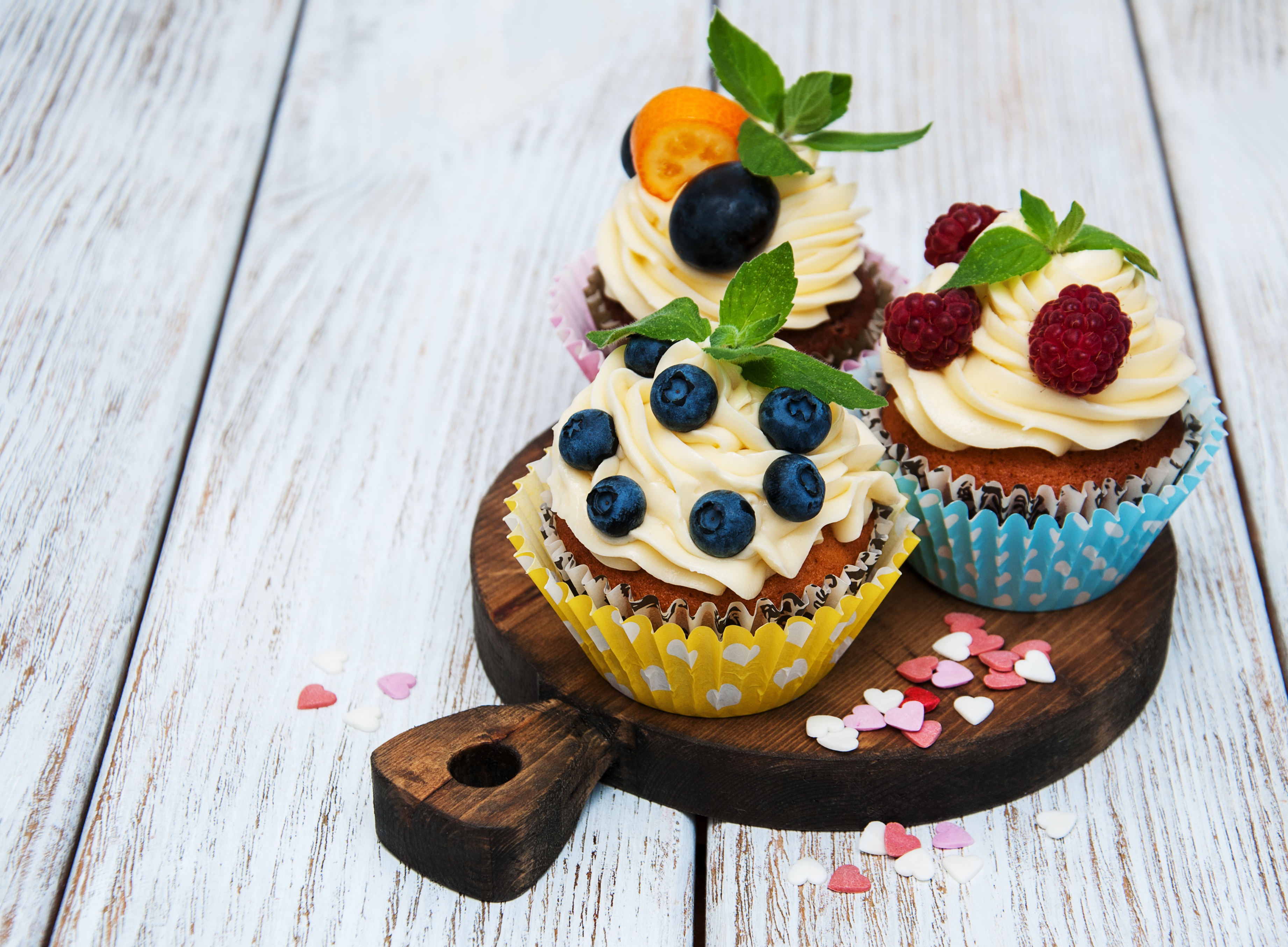 Download mobile wallpaper Food, Berry, Sweets, Cupcake for free.