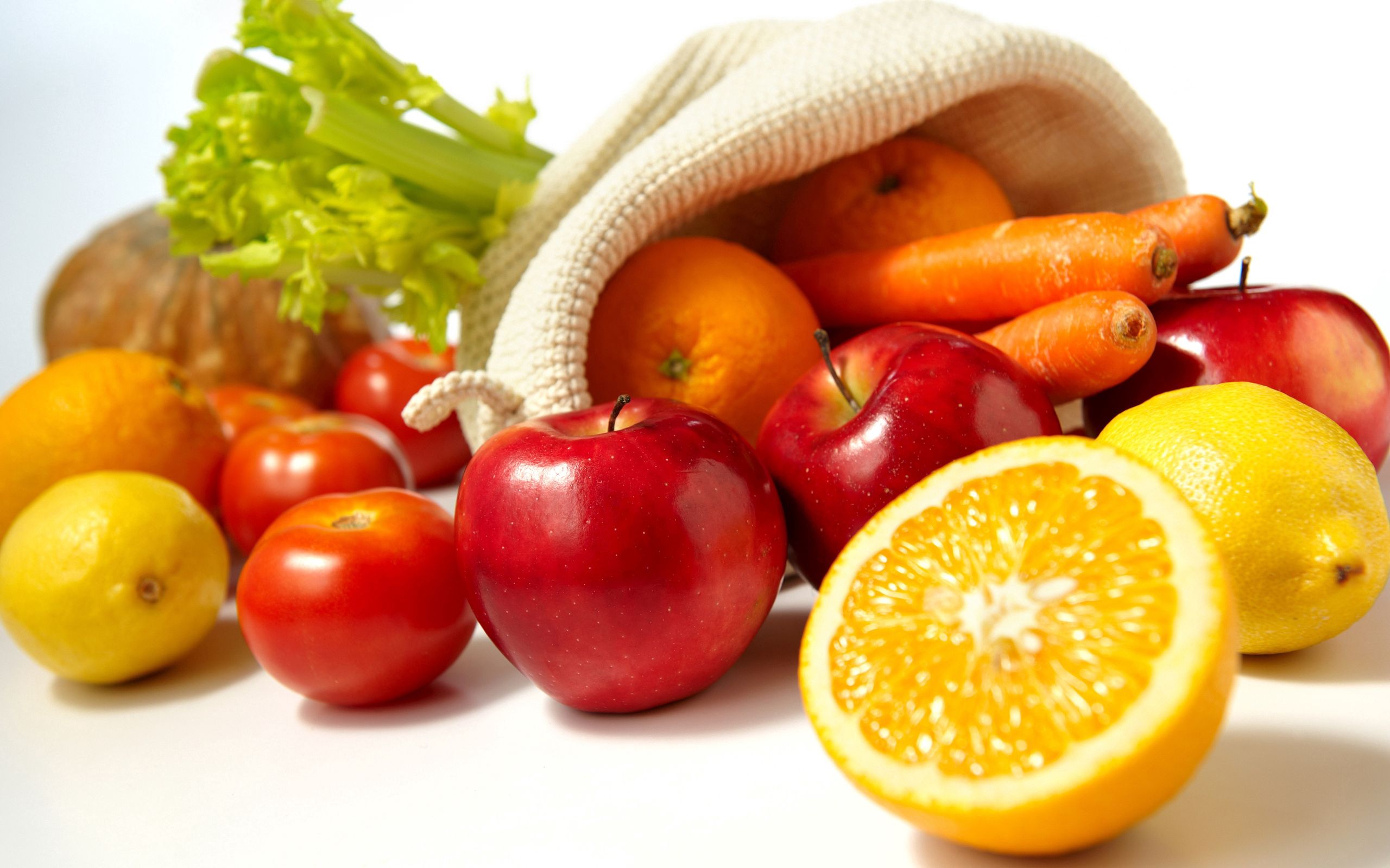 Handy-Wallpaper Lebensmittel, Äpfel, Gemüse, Zitrone, Tasche, Sack, Karotte, Obst kostenlos herunterladen.