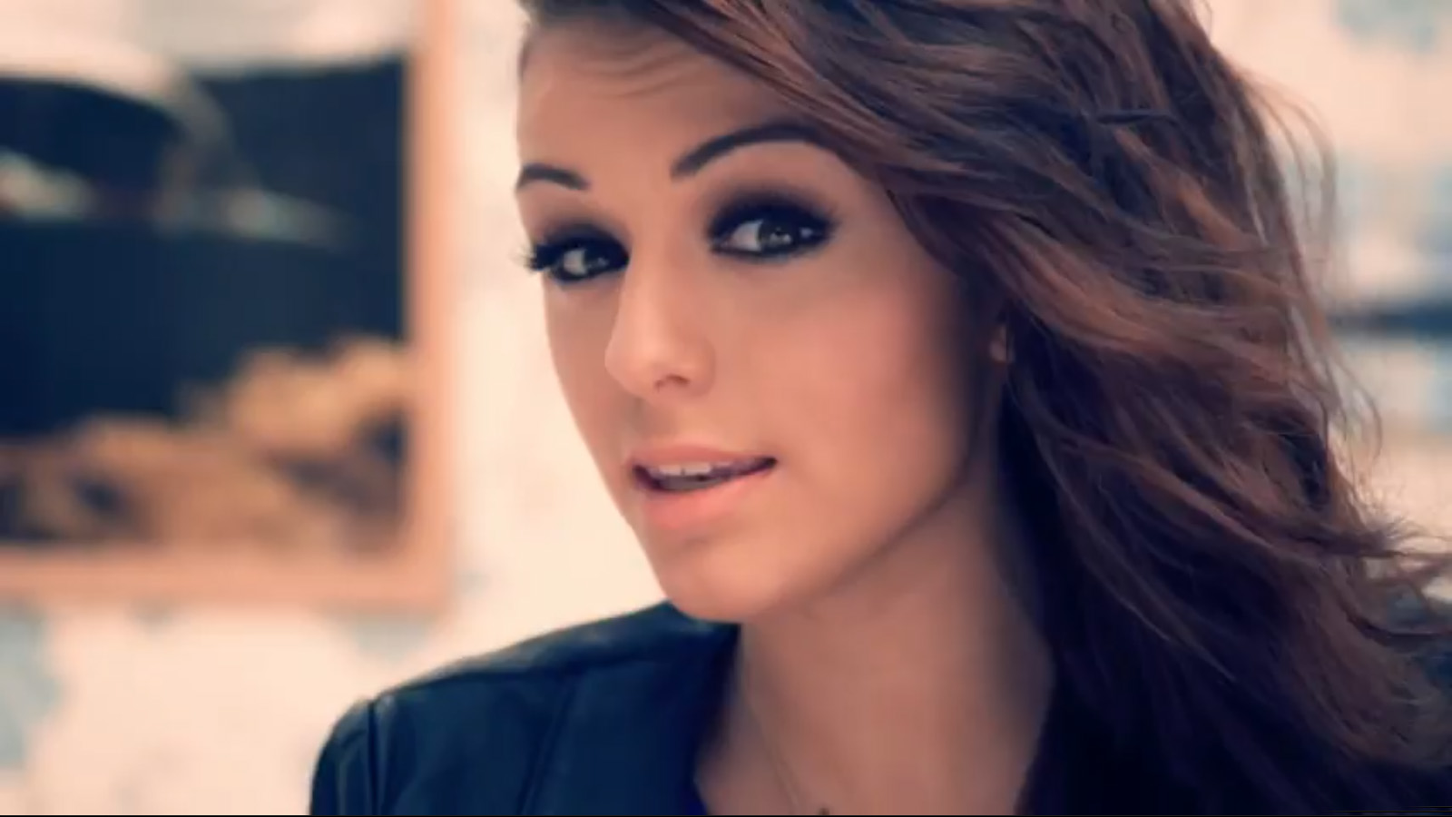 HQ Cher Lloyd Background Images