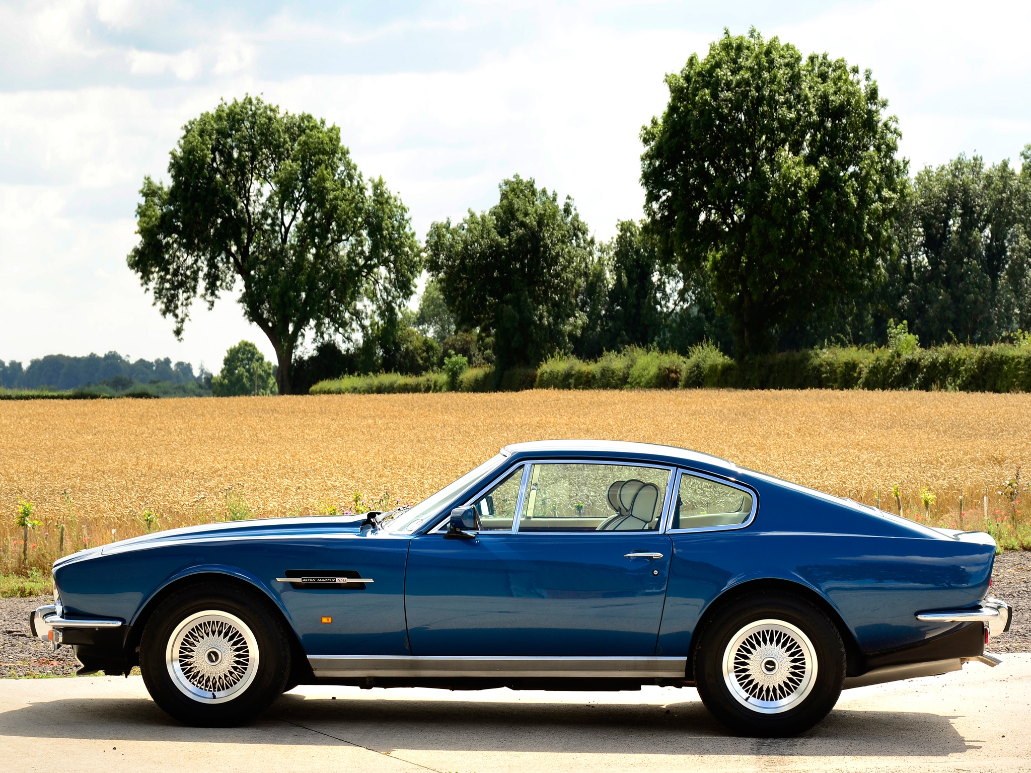 Aston Martin v8 1972