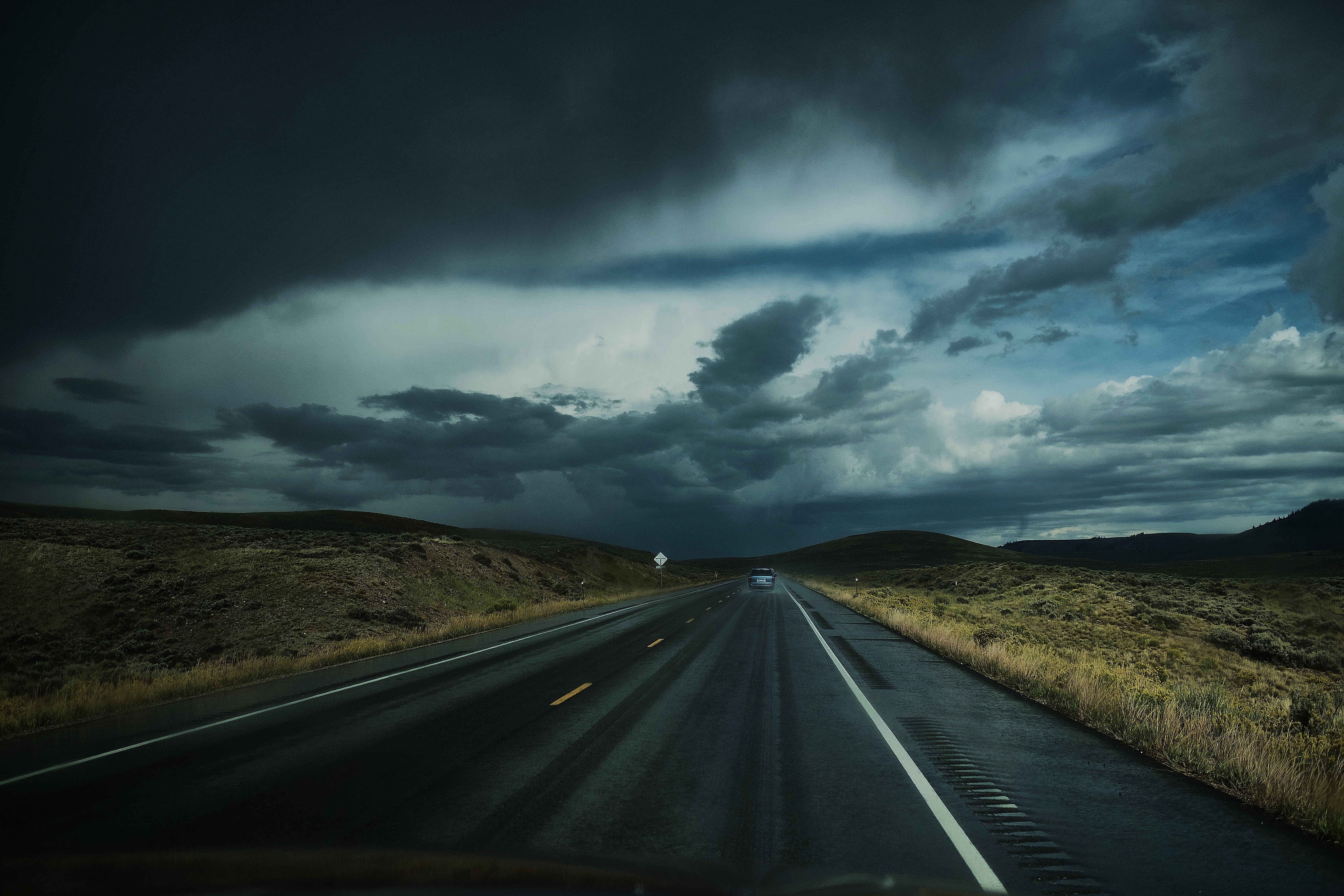 Download mobile wallpaper Auto, Traffic, Movement, Clouds, Road, Nature for free.