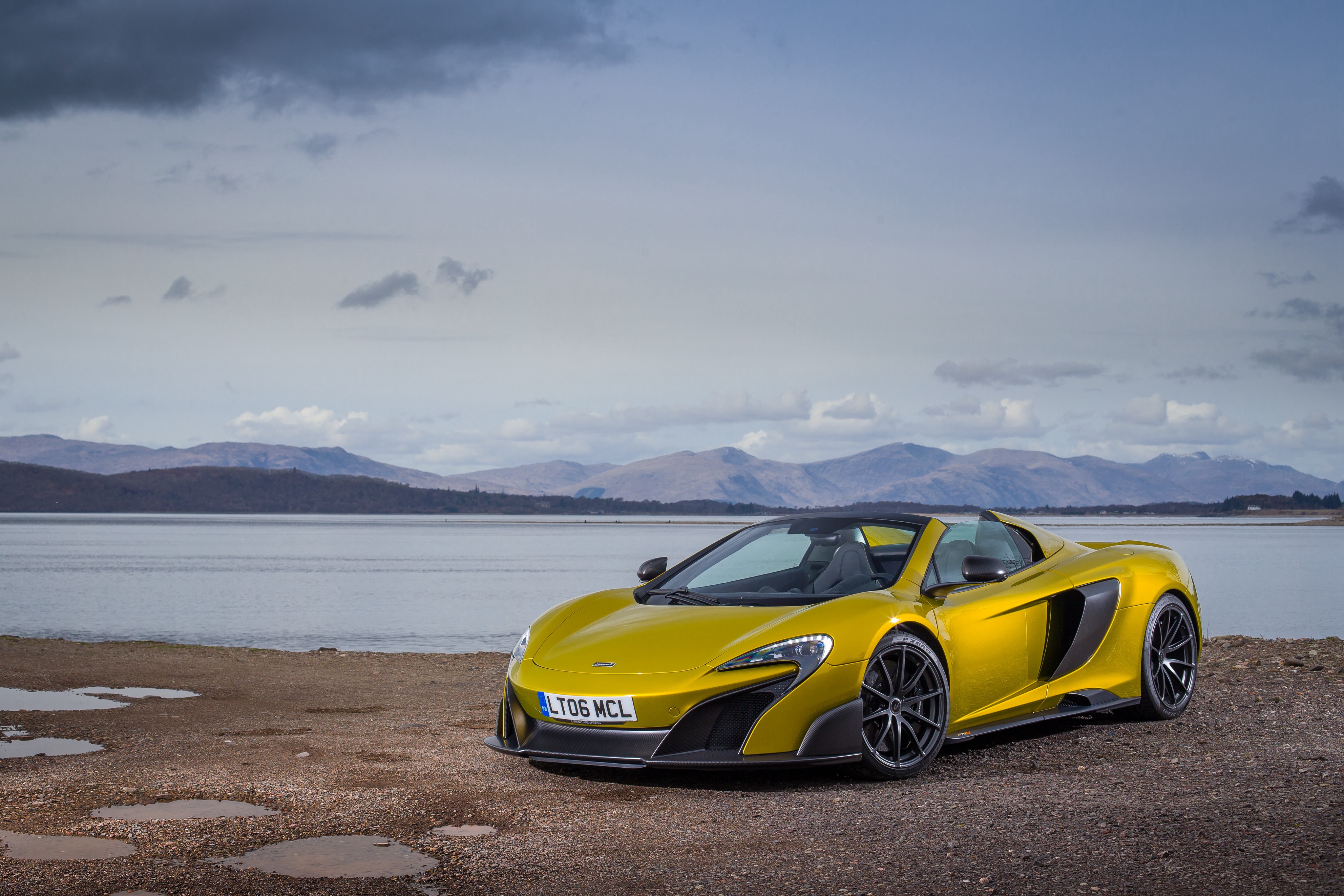 MCLAREN 650 Yellow