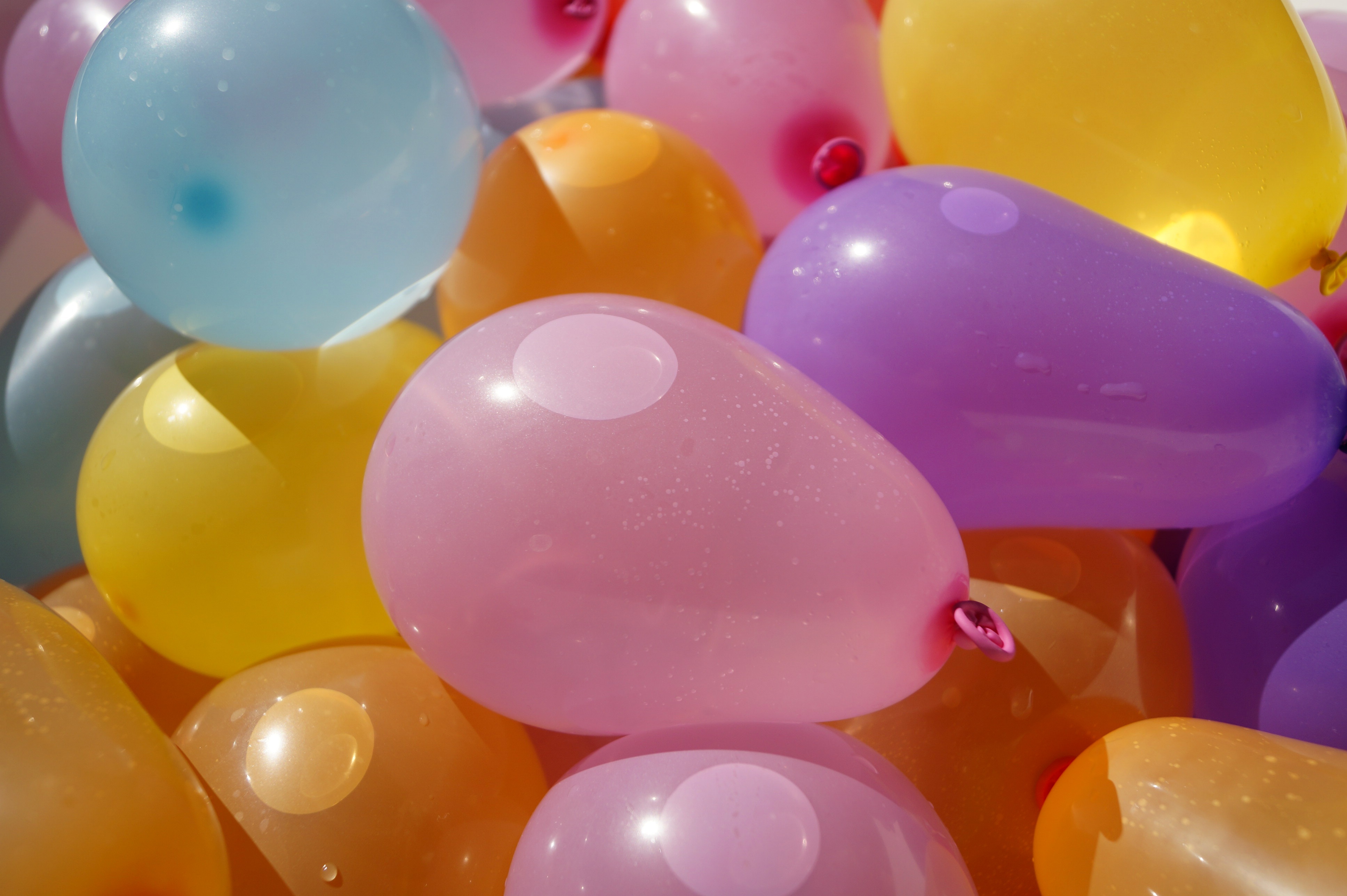 70575 Bild herunterladen wasser, luftballons, verschiedenes, sonstige, mehrfarbig, bunten - Hintergrundbilder und Bildschirmschoner kostenlos