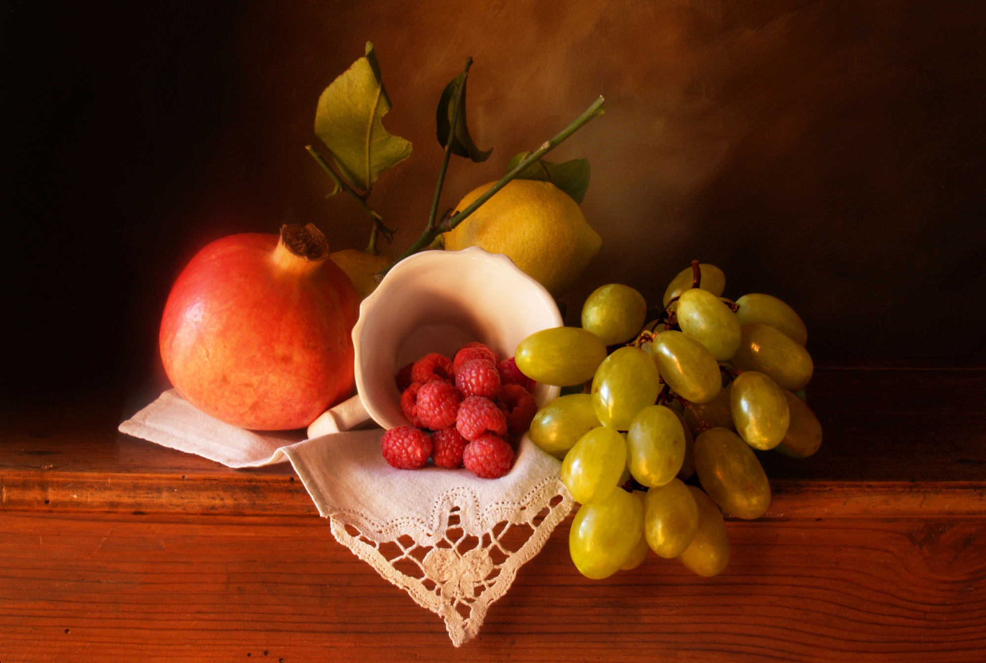Натюрморт фрукты виноград