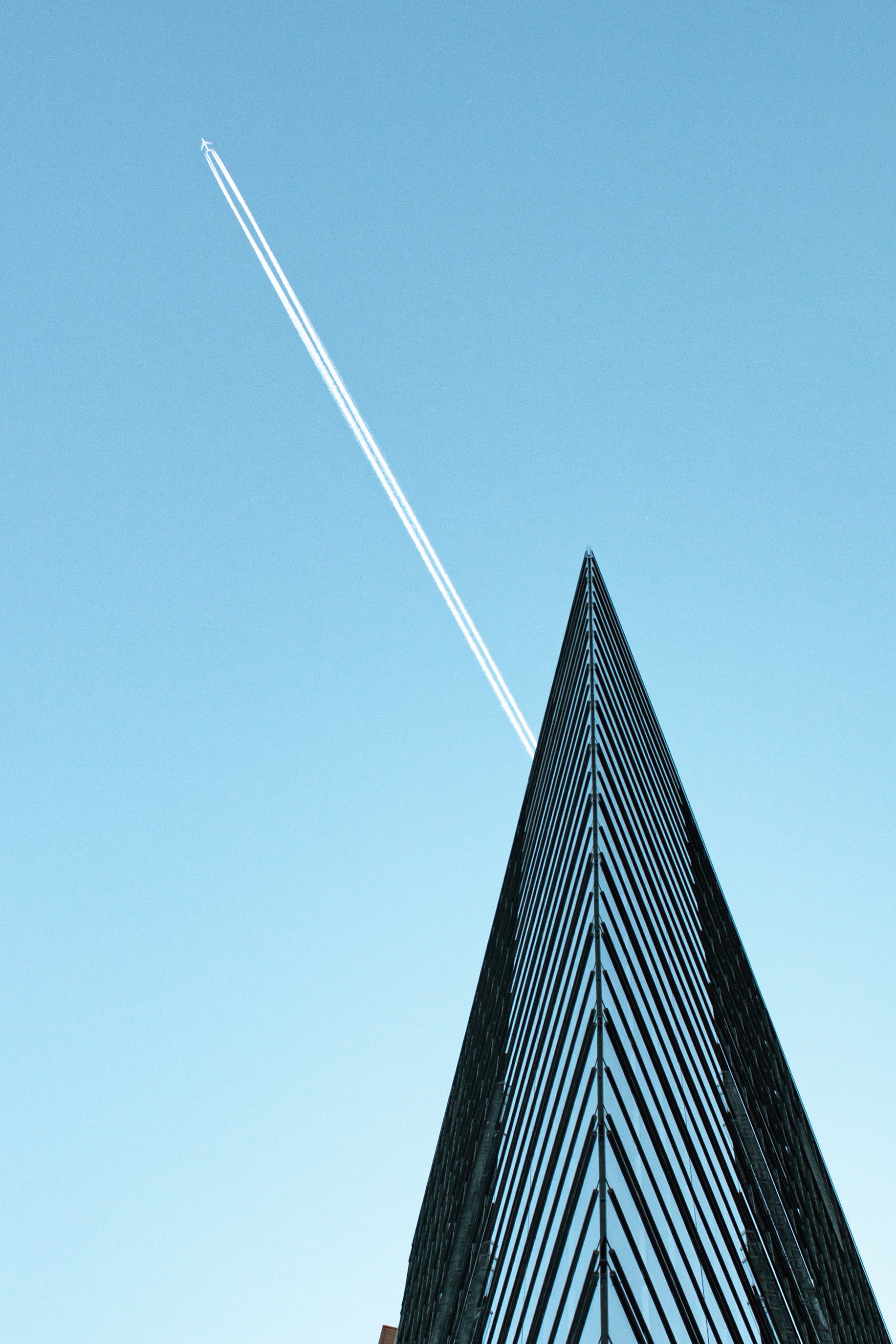 minimalism, sky, building, plane, airplane, track, trace