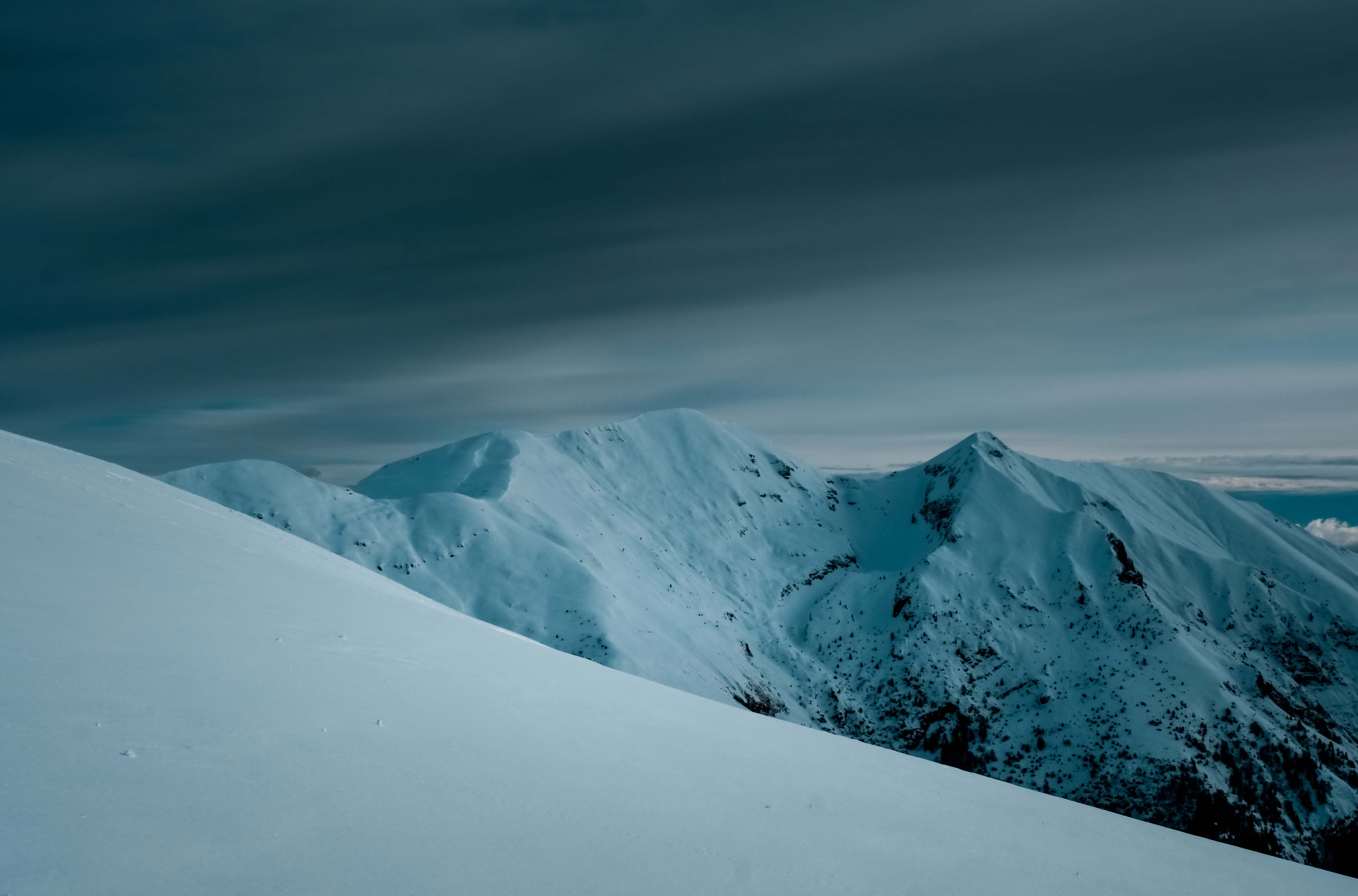 69053 скачать обои заснеженный, горы, природа, снег, вершины - заставки и картинки бесплатно