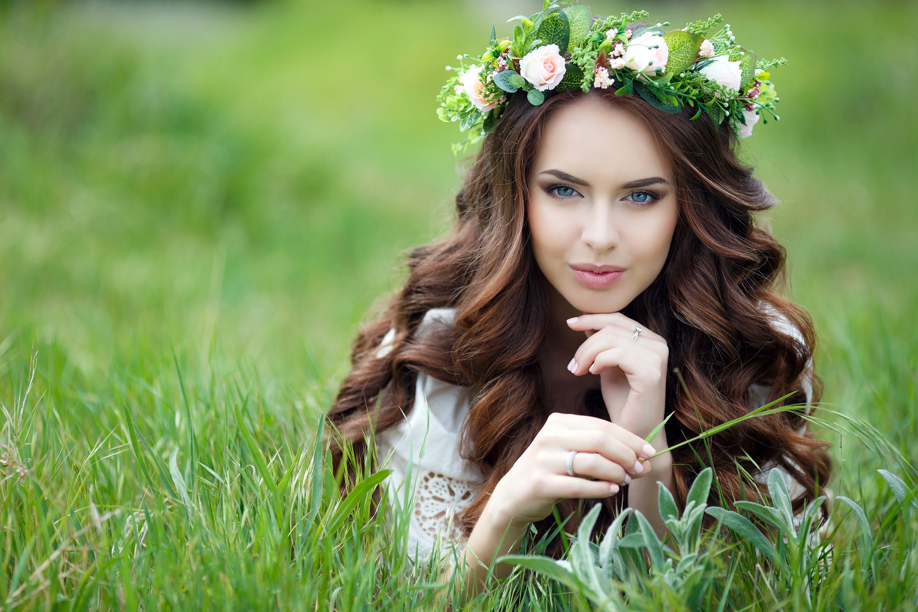 women, model, blue eyes, brunette, grass, wreath