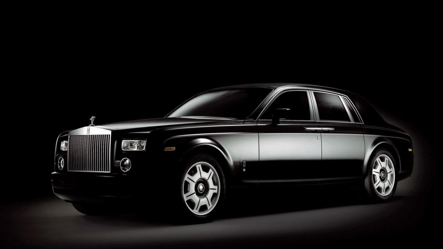 Черный ройс ройс заберет джекпот. Rolls Royce. Машина черный Роллс Ройс. Роллс Ройс 1992. Роллс Ройс Фантом 1969.