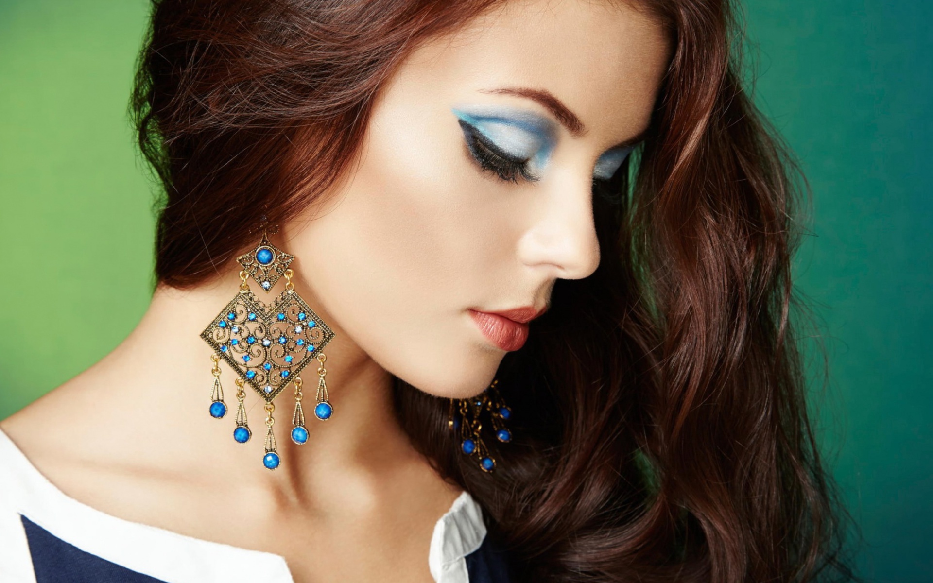 profile, women, face, brunette, close up, earrings, makeup download HD wallpaper