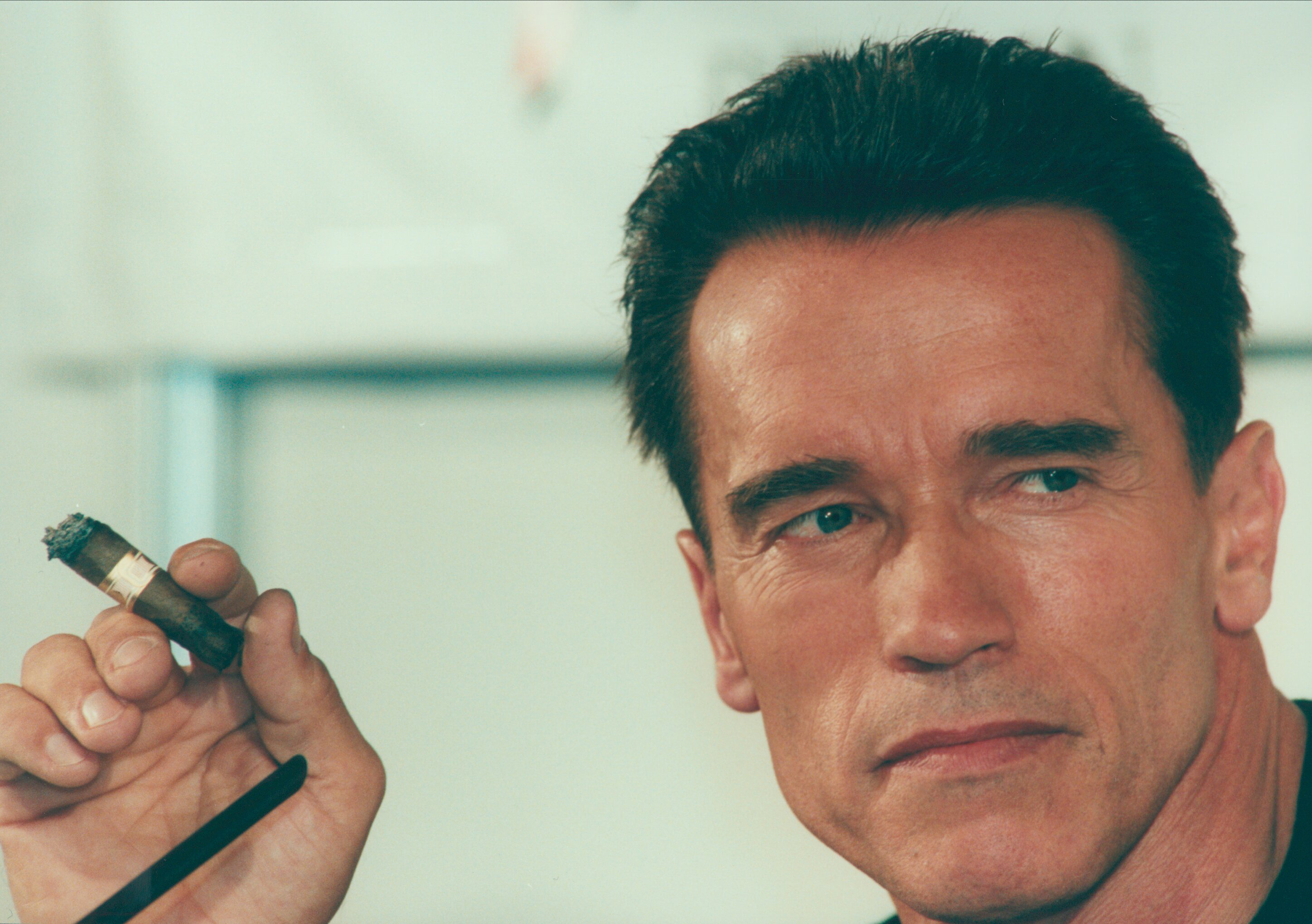 613556 Bildschirmschoner und Hintergrundbilder Arnold Schwarzenegger auf Ihrem Telefon. Laden Sie  Bilder kostenlos herunter