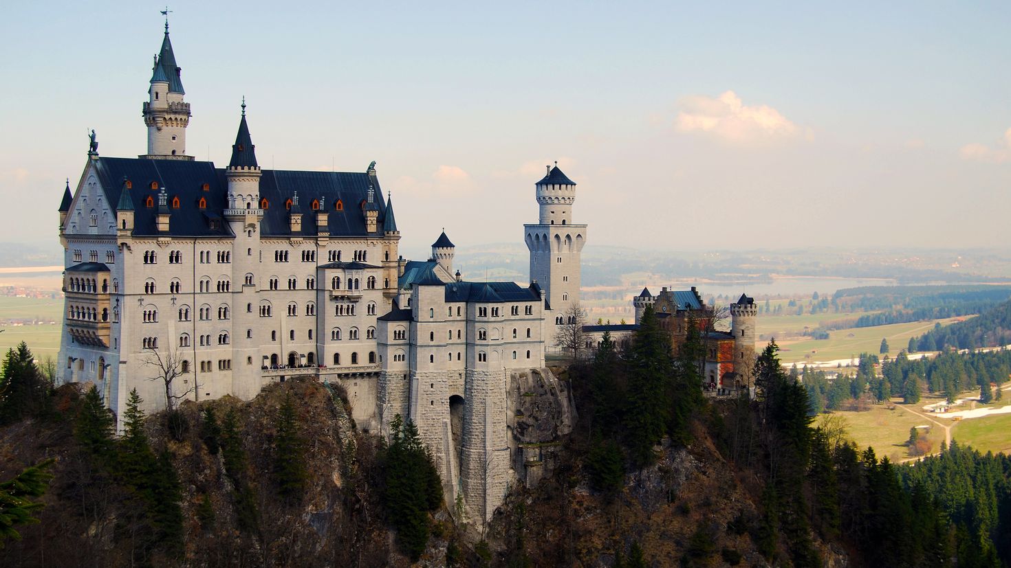 Castle бесплатный. Замок Нойшванштайн. Замок Золушки Нойшванштайн. Замок Нойшванштайн Гарри Поттер. Лебединый замок Нойшванштайн.