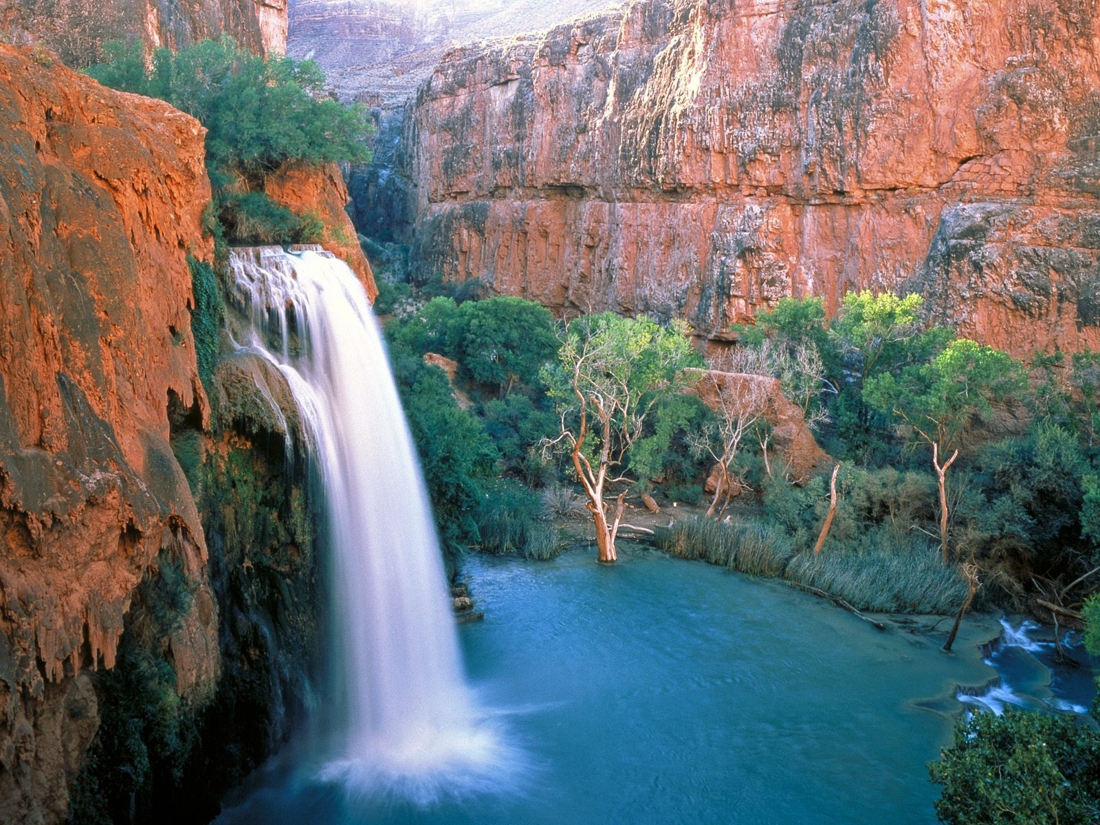 Handy-Wallpaper Wasser, Landschaft, Wasserfälle kostenlos herunterladen.