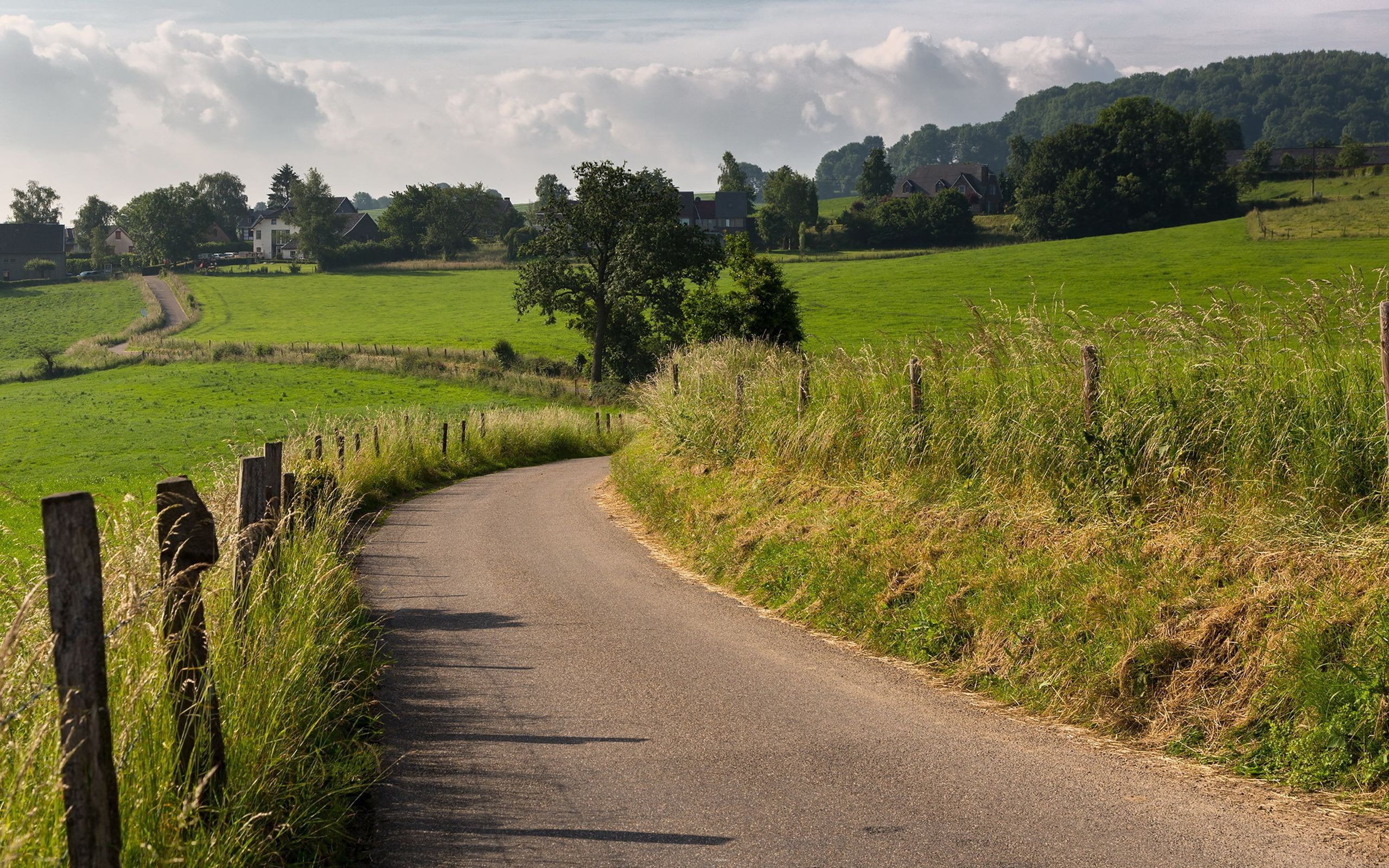 Country field. Сельская дорога Бельгия. Деревня природа Проселочная дорога. Сельская Проселочная дорога. Люксембург поля.