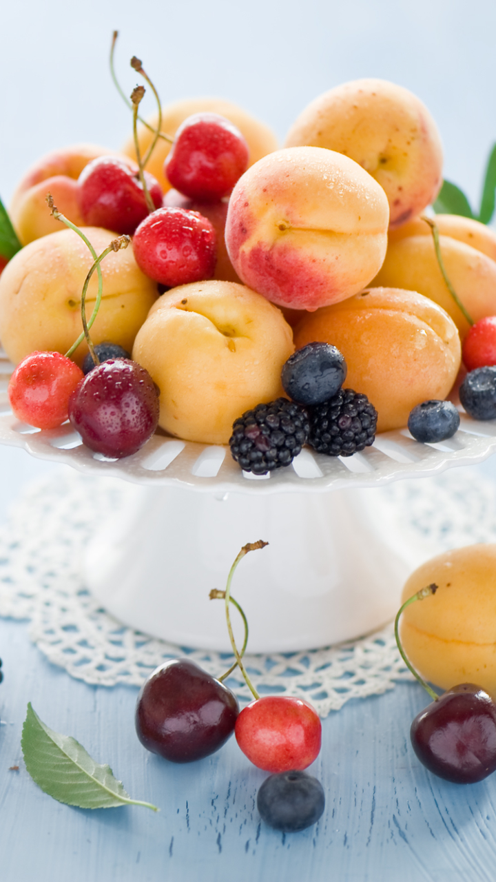 Фруктового утра. Красивые фрукты. Фрукты на столе. Лето фрукты ягоды. Доброе утро персики и черешня.
